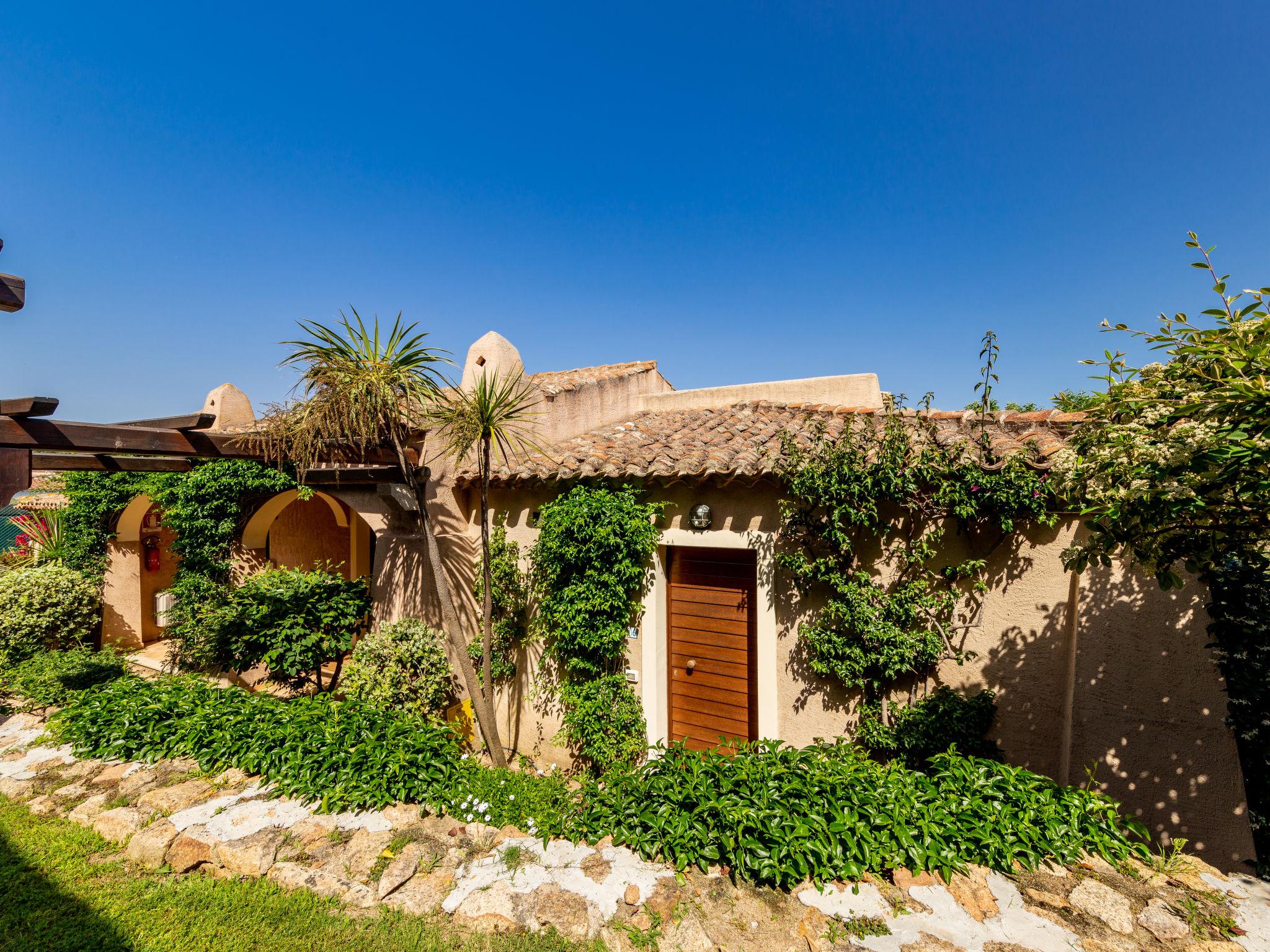 Photo 4 - Maison de 2 chambres à Loiri Porto San Paolo avec piscine et jardin