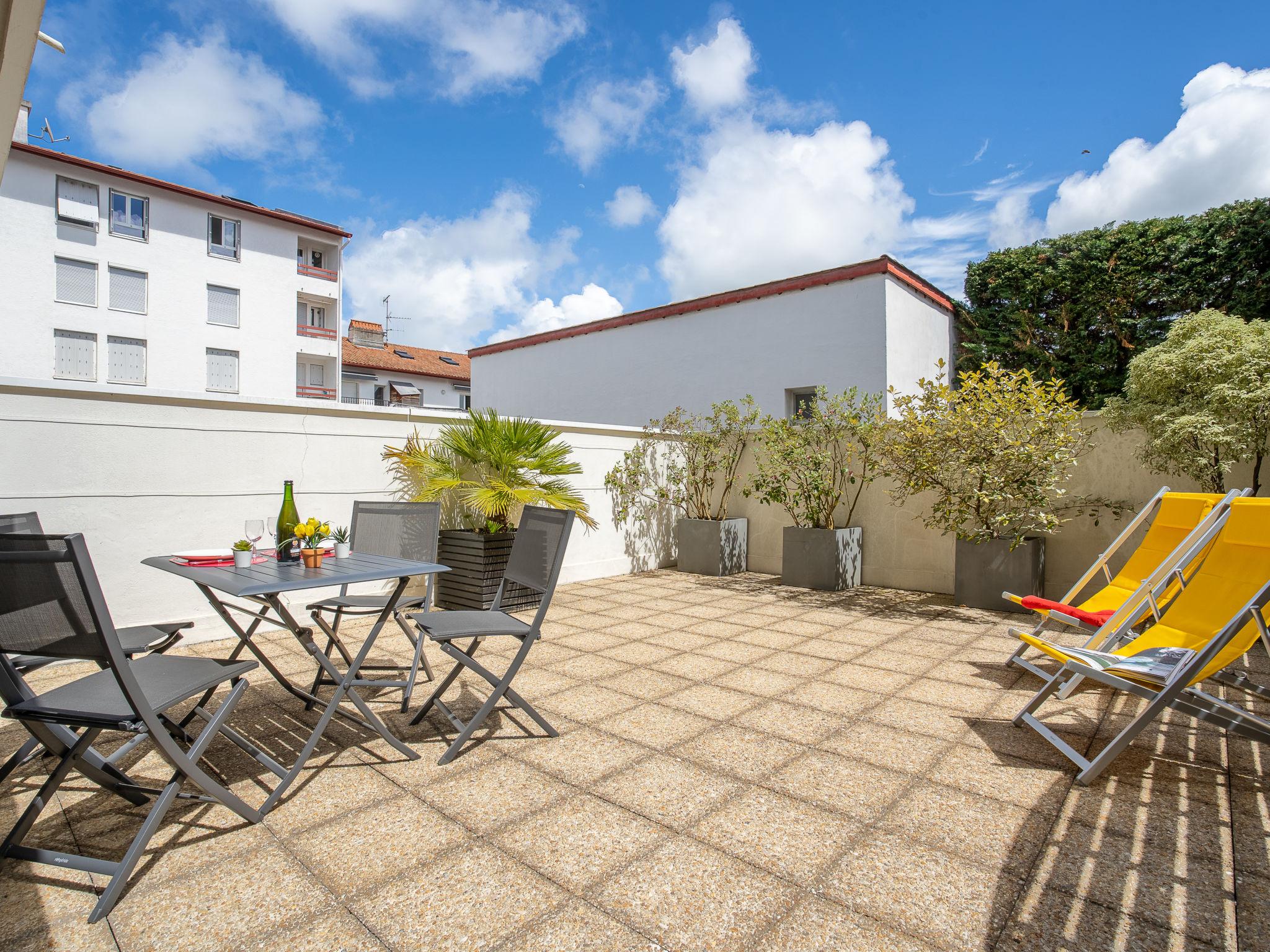 Foto 1 - Apartamento en Saint-Jean-de-Luz con terraza y vistas al mar