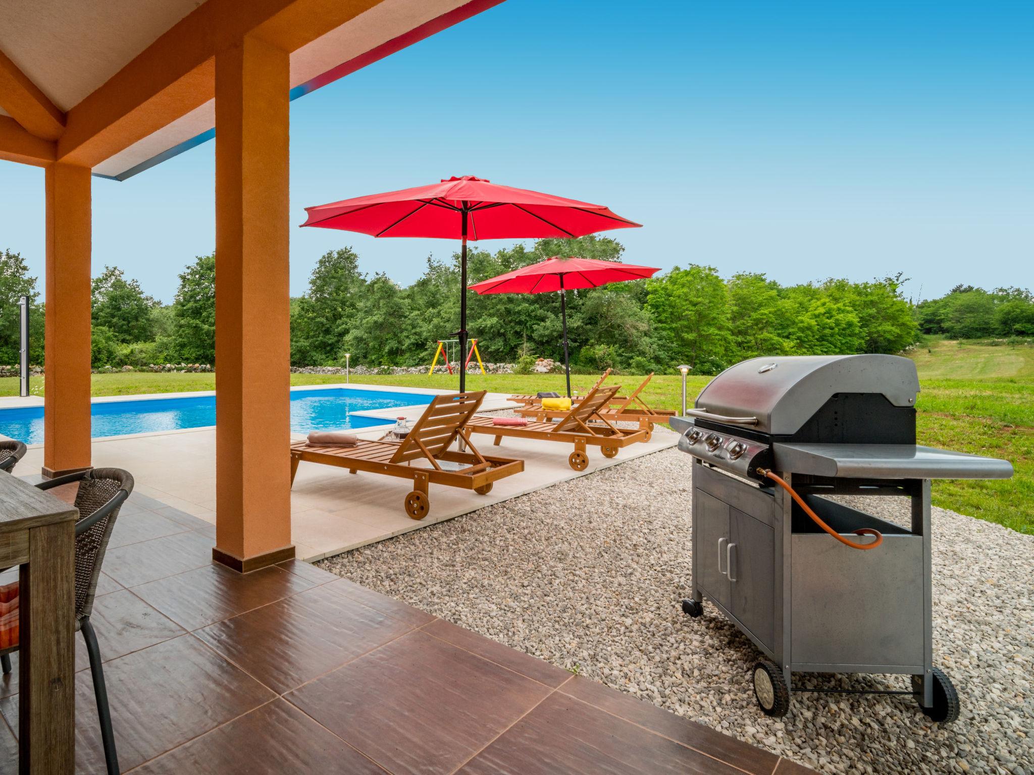 Photo 27 - Maison de 3 chambres à Pazin avec piscine privée et jardin