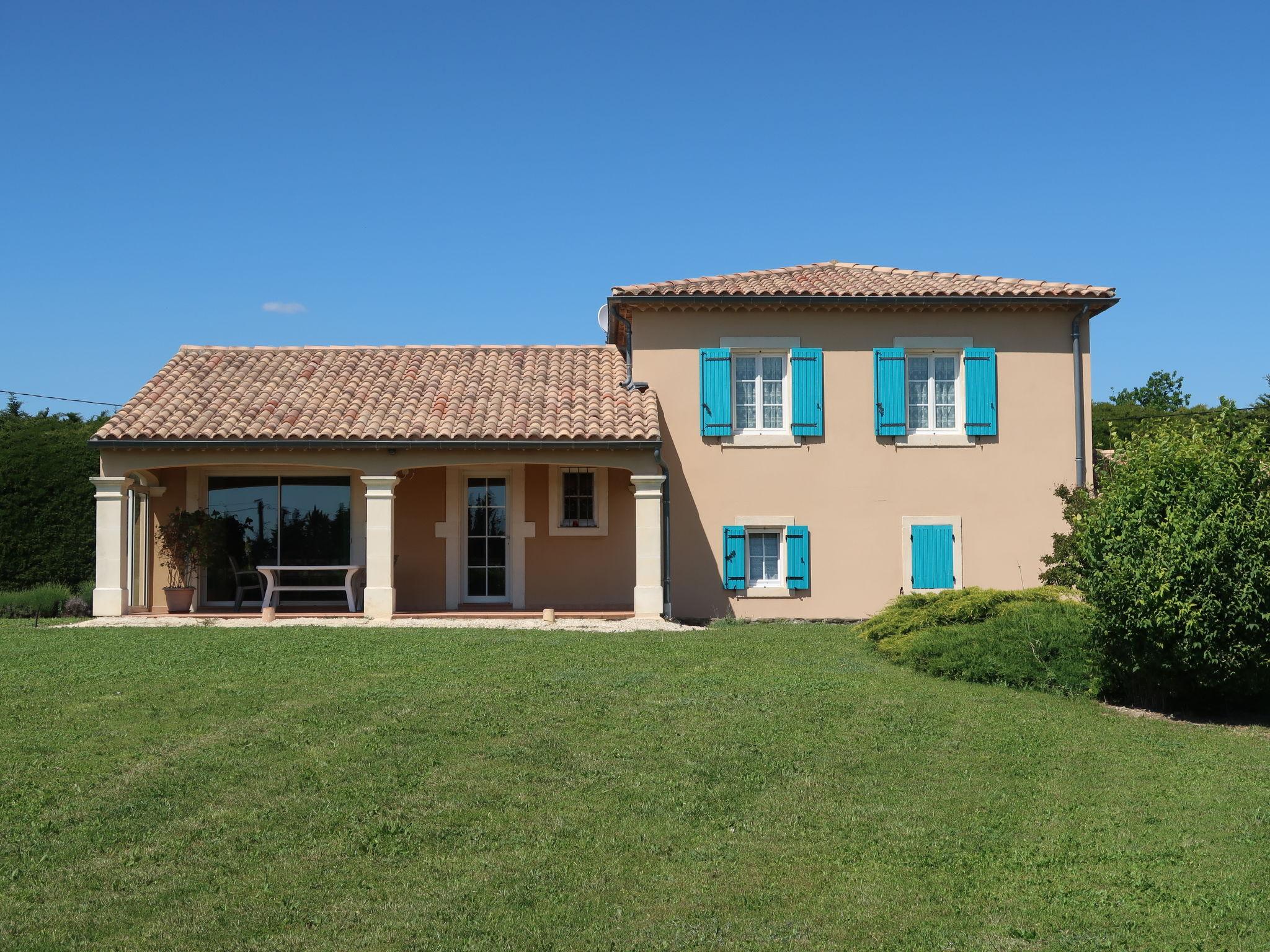 Photo 1 - Maison de 4 chambres à Valréas avec jardin et terrasse