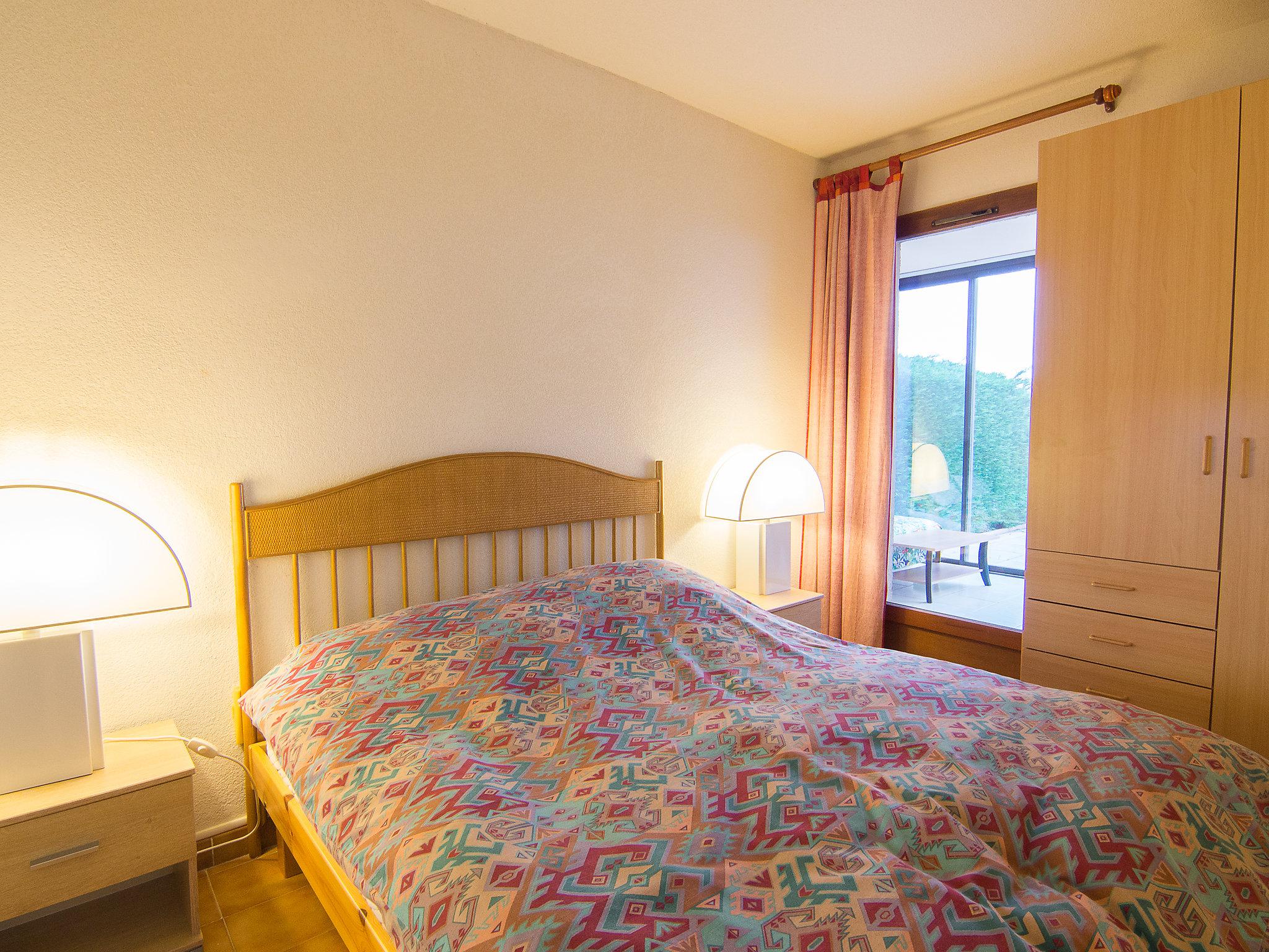 Foto 9 - Apartment mit 1 Schlafzimmer in Cavalaire-sur-Mer mit schwimmbad und blick aufs meer