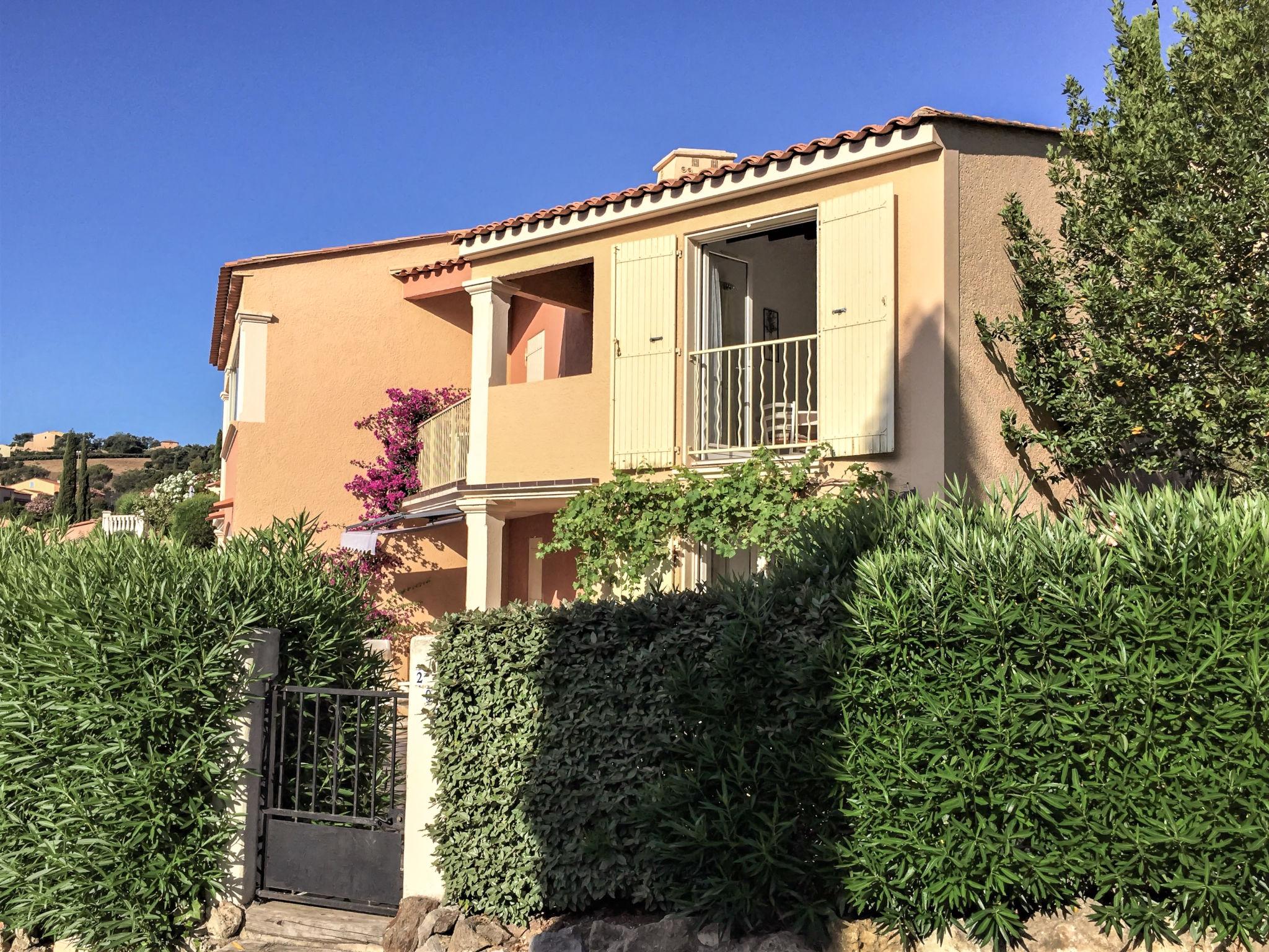 Foto 17 - Apartamento de 1 habitación en Roquebrune-sur-Argens con piscina y vistas al mar