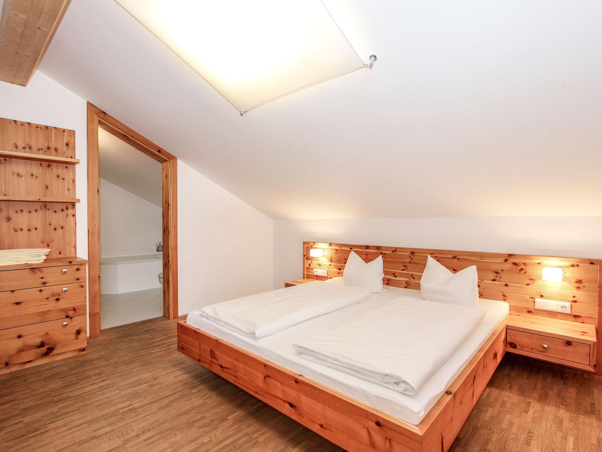 Foto 18 - Appartamento con 4 camere da letto a Ried im Zillertal con giardino e vista sulle montagne