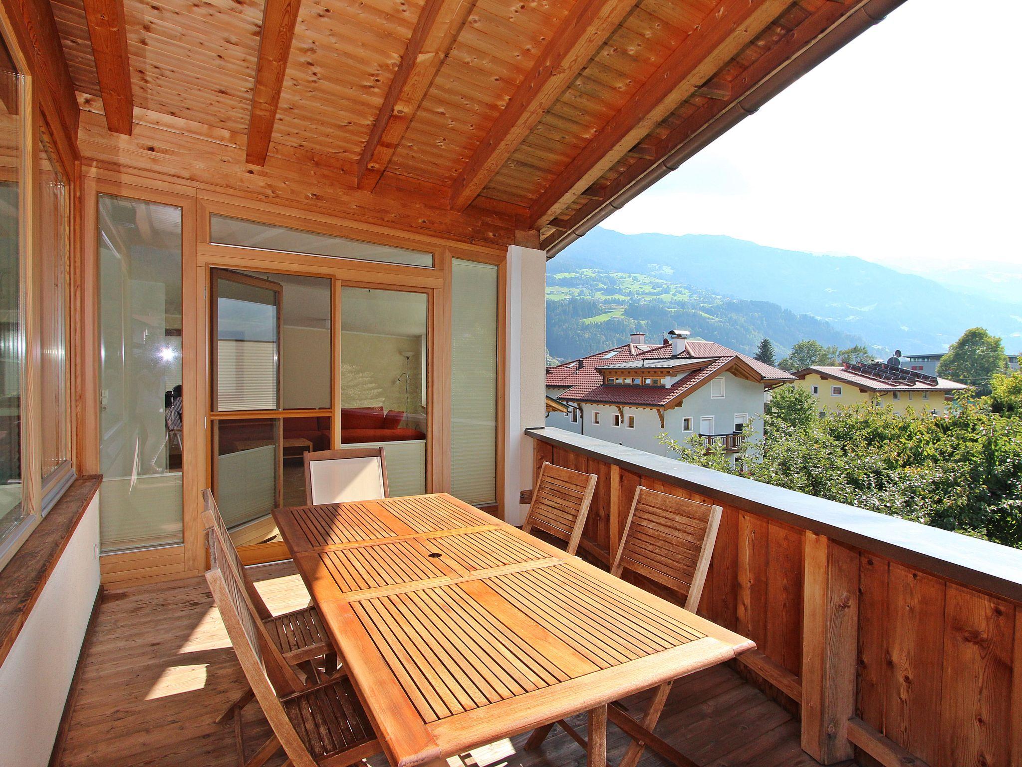 Foto 30 - Appartamento con 4 camere da letto a Ried im Zillertal con giardino e vista sulle montagne