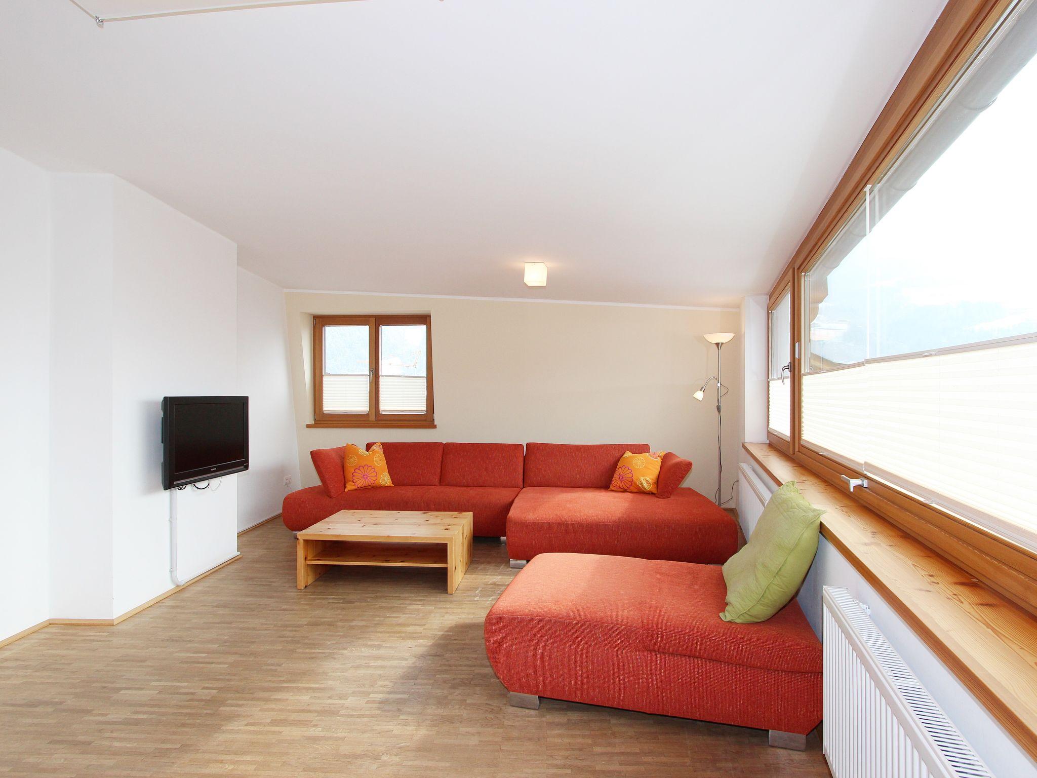 Photo 2 - Appartement de 4 chambres à Ried im Zillertal avec jardin et terrasse