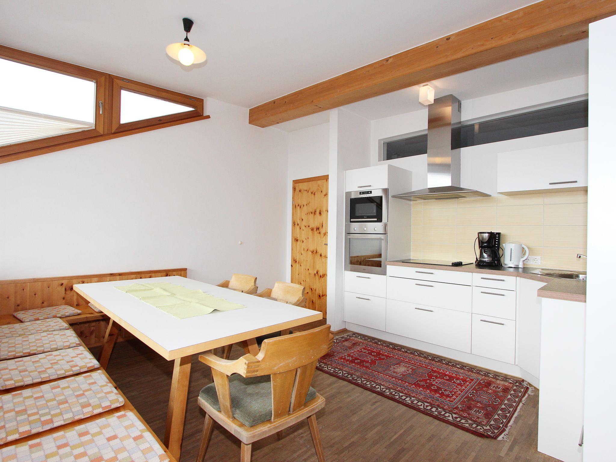 Foto 9 - Apartamento de 4 habitaciones en Ried im Zillertal con jardín y vistas a la montaña