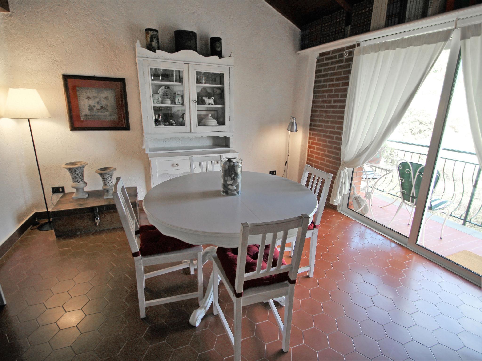 Photo 10 - Maison de 1 chambre à Stellanello avec jardin et terrasse