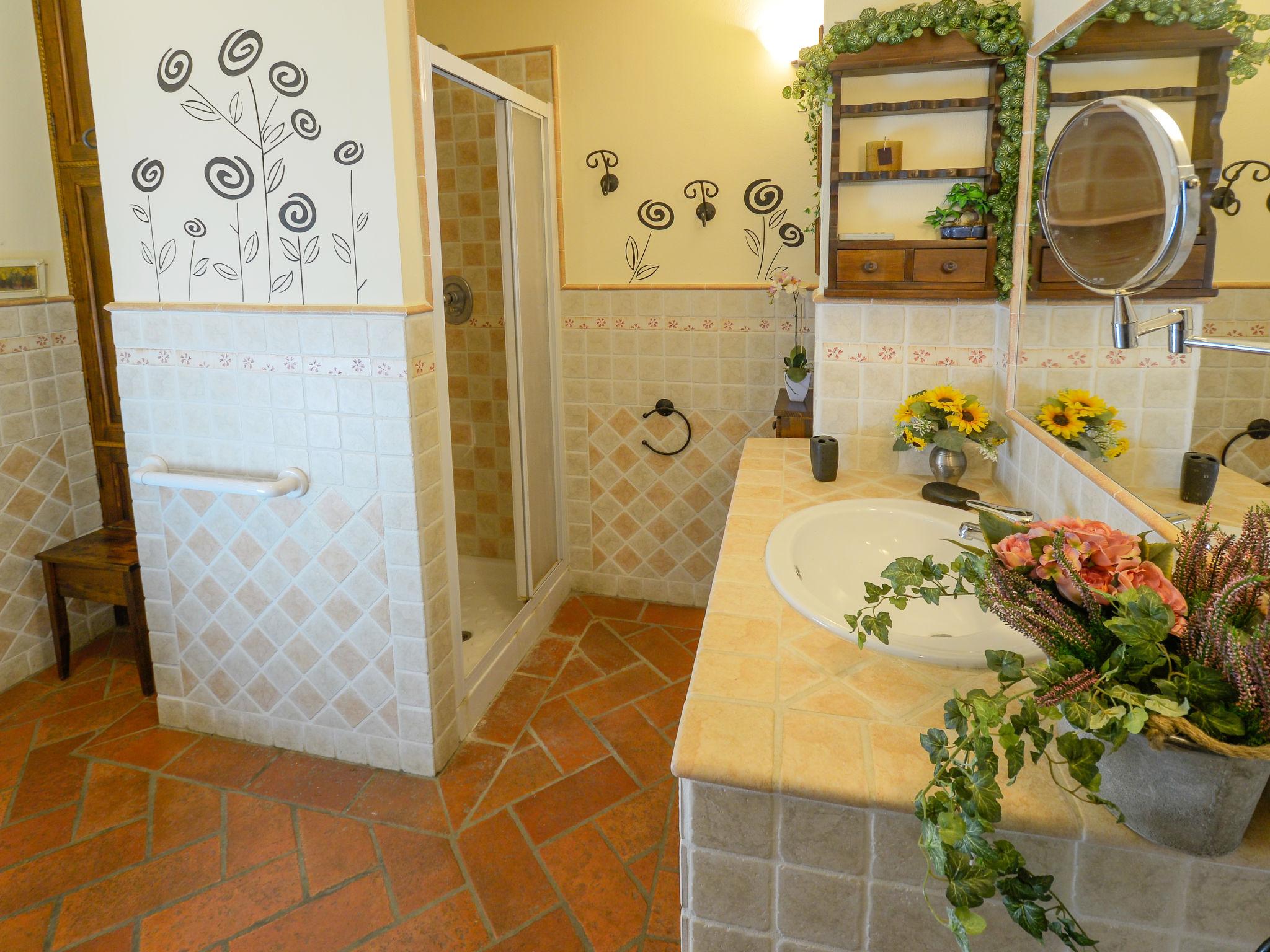 Photo 25 - Maison de 6 chambres à Cortona avec piscine privée et jardin