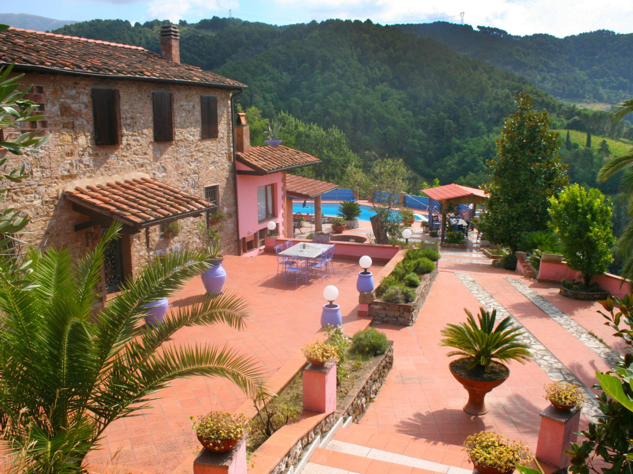 Foto 10 - Casa con 4 camere da letto a Massarosa con piscina privata e vista mare