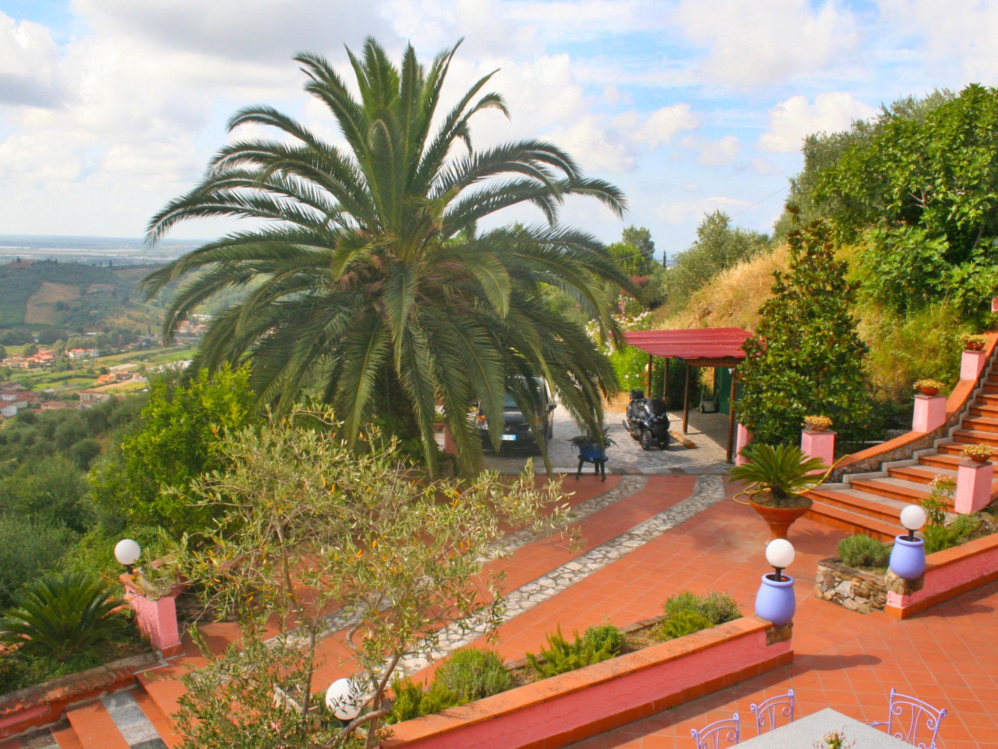 Foto 40 - Casa de 4 quartos em Massarosa com piscina privada e vistas do mar