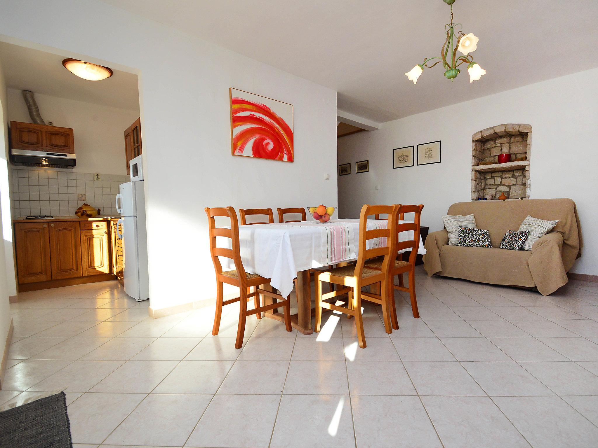 Photo 4 - 2 bedroom House in Raša with private pool and garden