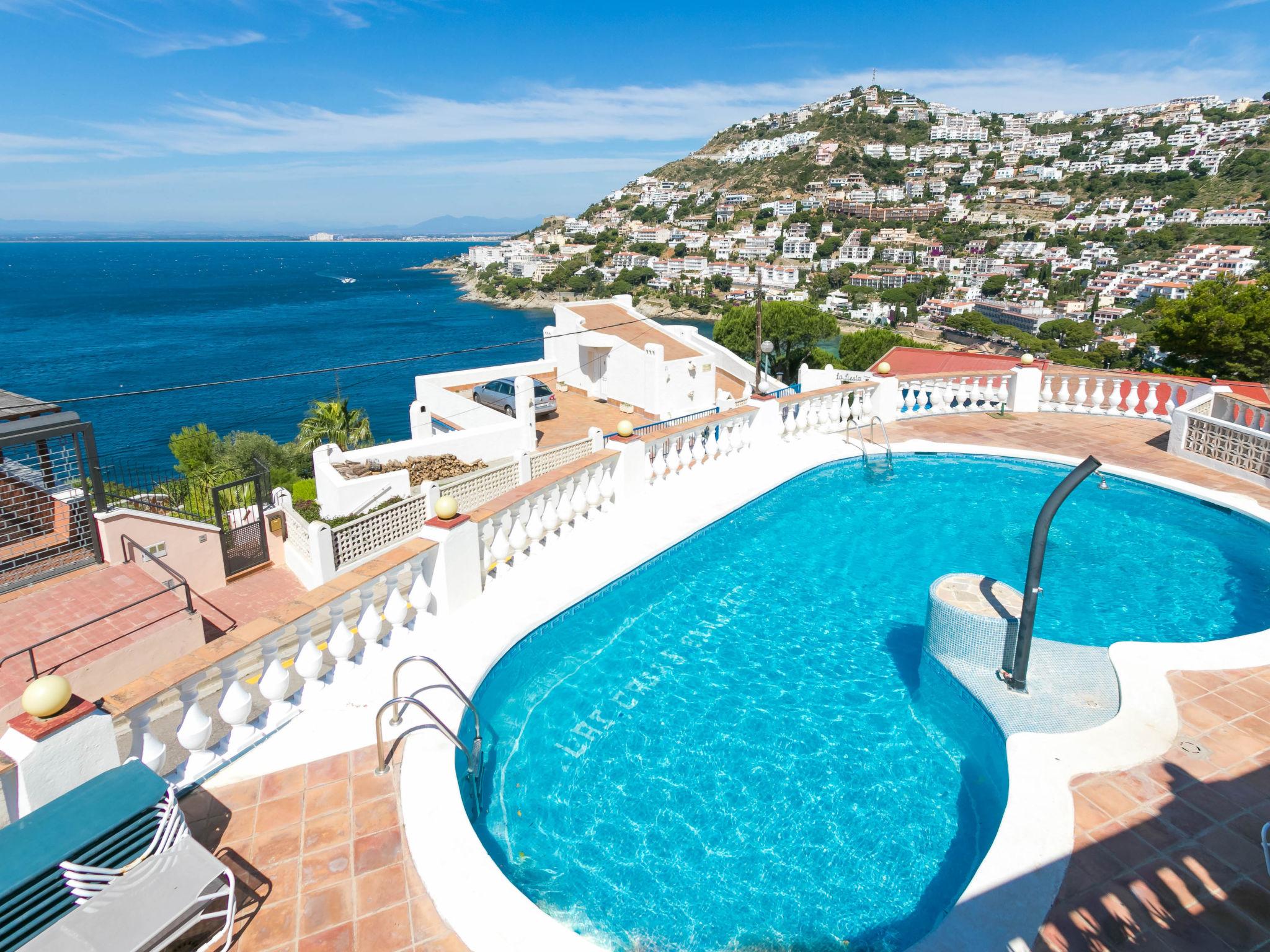 Foto 1 - Casa de 3 habitaciones en Roses con piscina y vistas al mar