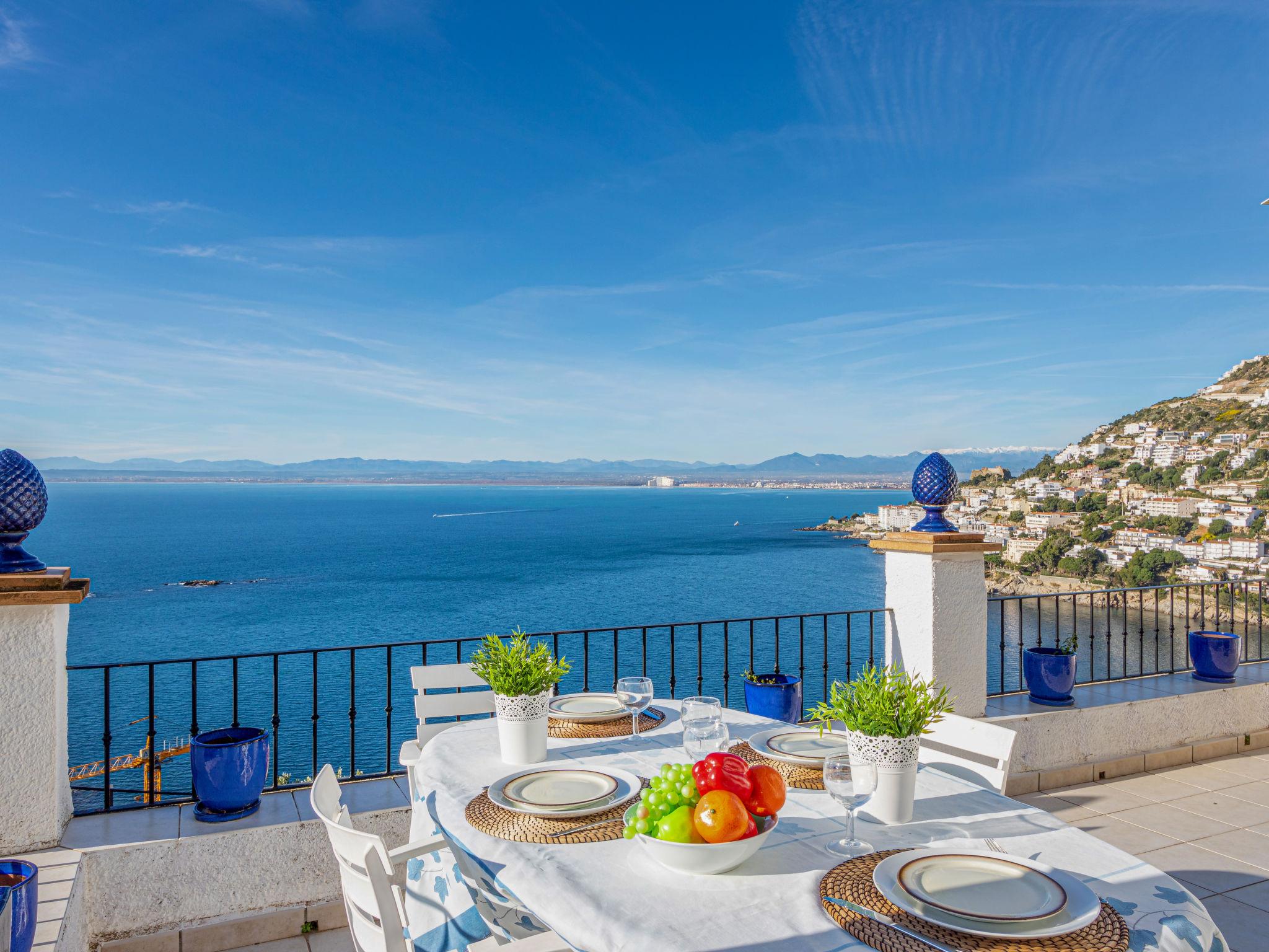 Photo 2 - Maison de 3 chambres à Roses avec piscine et vues à la mer