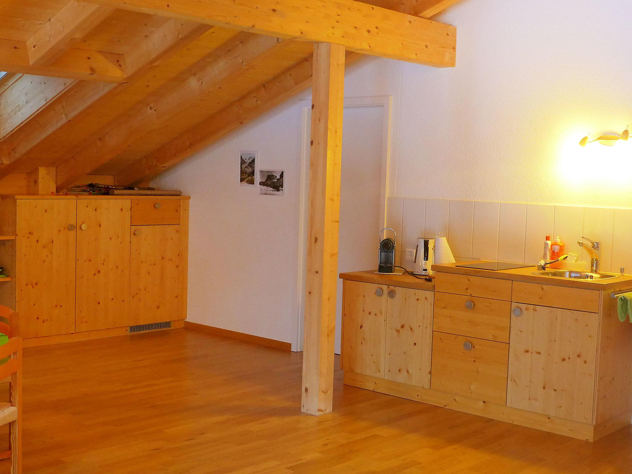 Foto 6 - Appartamento con 3 camere da letto a Grindelwald