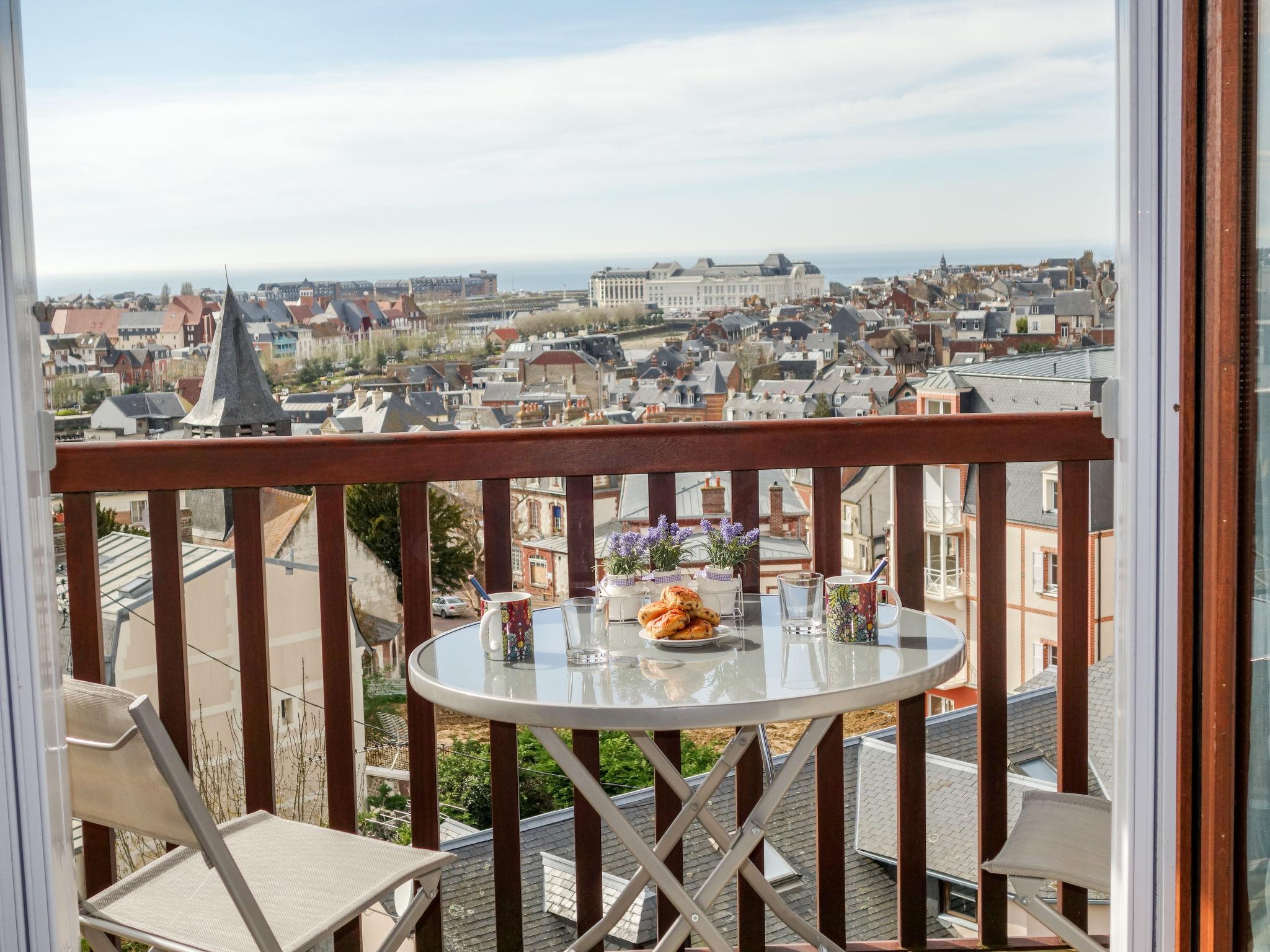 Foto 16 - Apartment mit 1 Schlafzimmer in Trouville-sur-Mer mit blick aufs meer