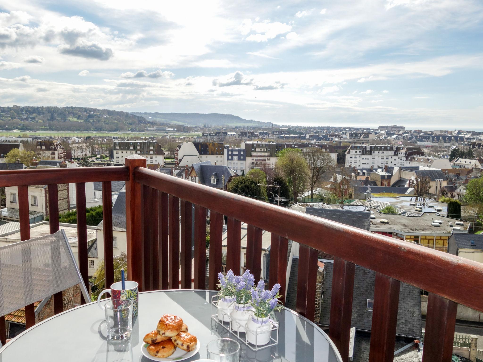 Photo 15 - 1 bedroom Apartment in Trouville-sur-Mer with sea view