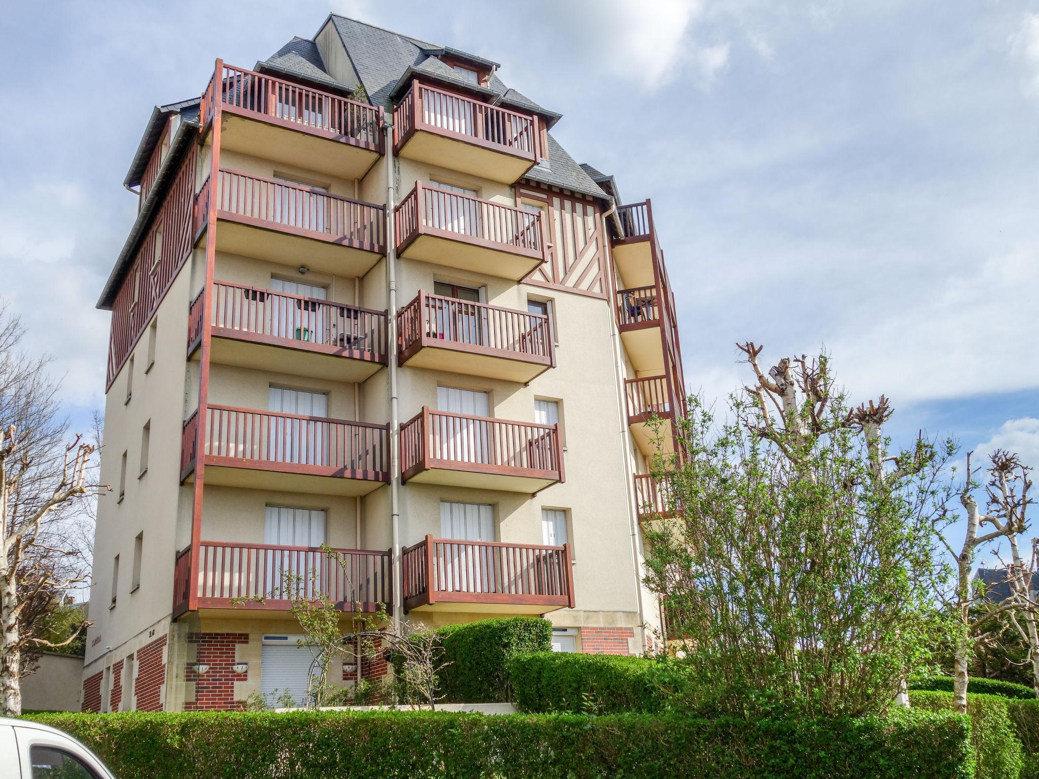 Foto 18 - Apartment mit 1 Schlafzimmer in Trouville-sur-Mer mit blick aufs meer