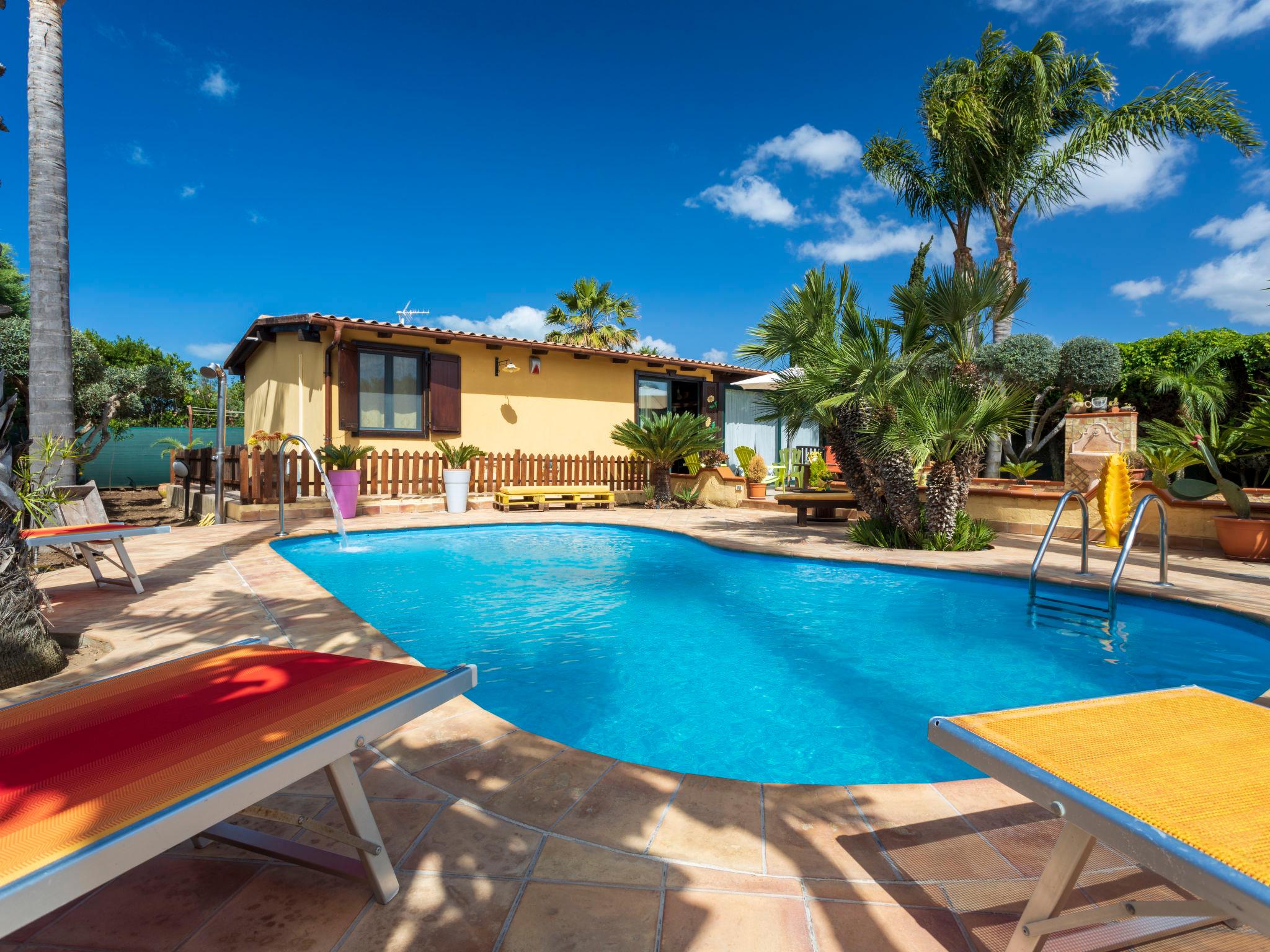 Foto 1 - Casa con 2 camere da letto a Agrigento con piscina privata e vista mare