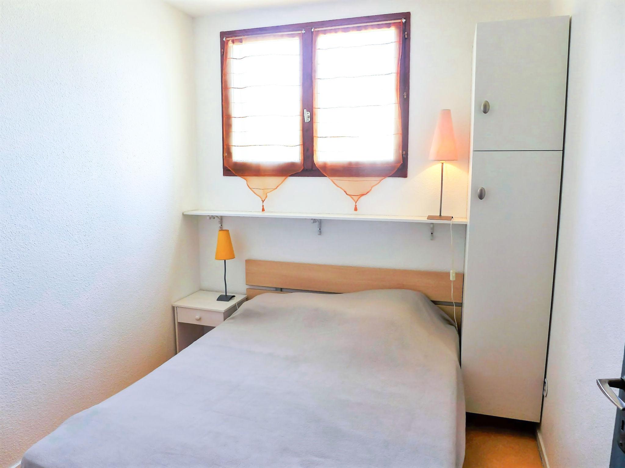 Foto 3 - Apartment mit 1 Schlafzimmer in Fleury mit blick aufs meer