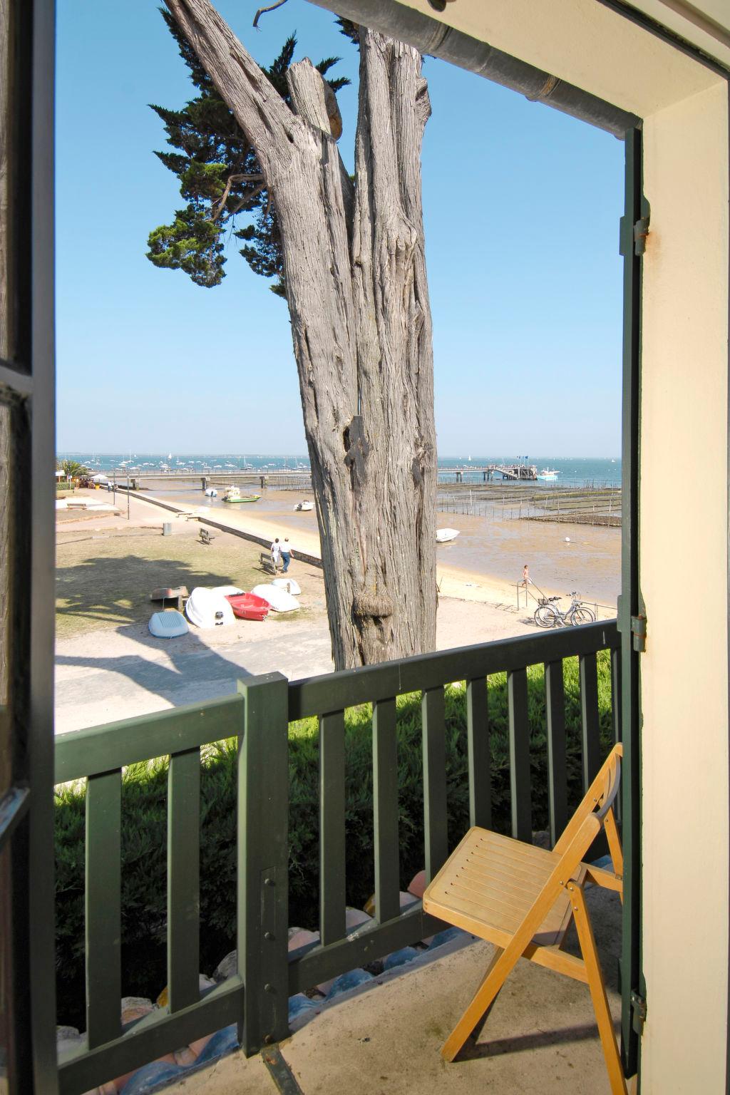 Foto 15 - Apartamento de 1 habitación en Lège-Cap-Ferret con jardín y vistas al mar