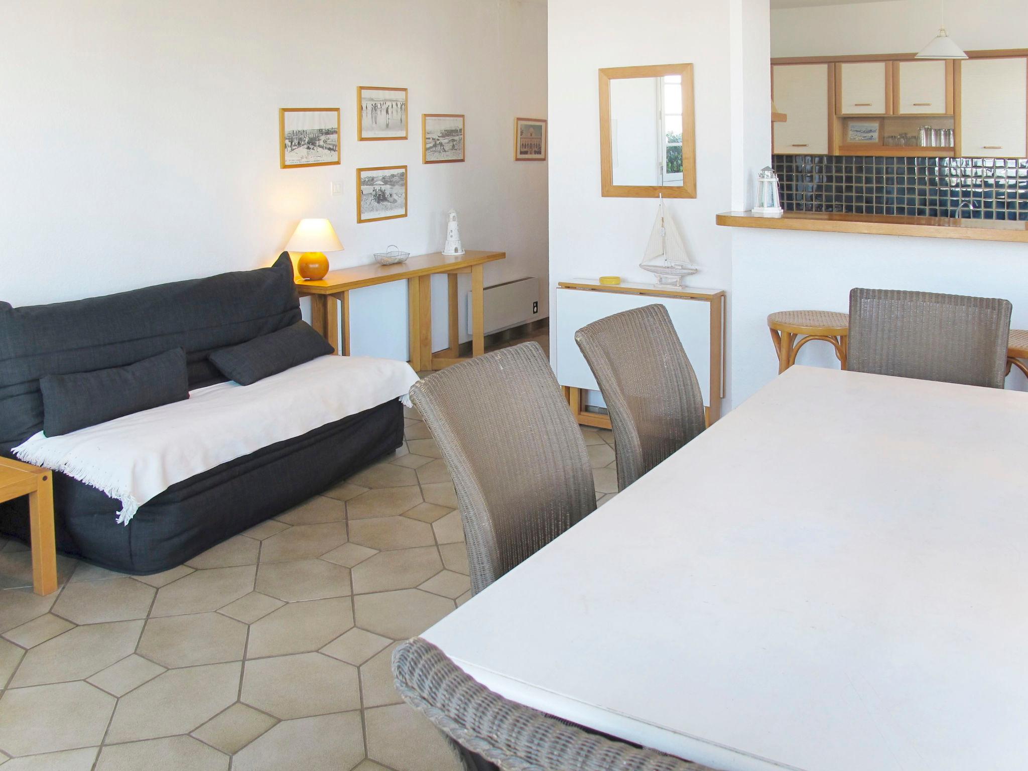 Foto 4 - Apartamento de 1 habitación en Lège-Cap-Ferret con jardín y vistas al mar
