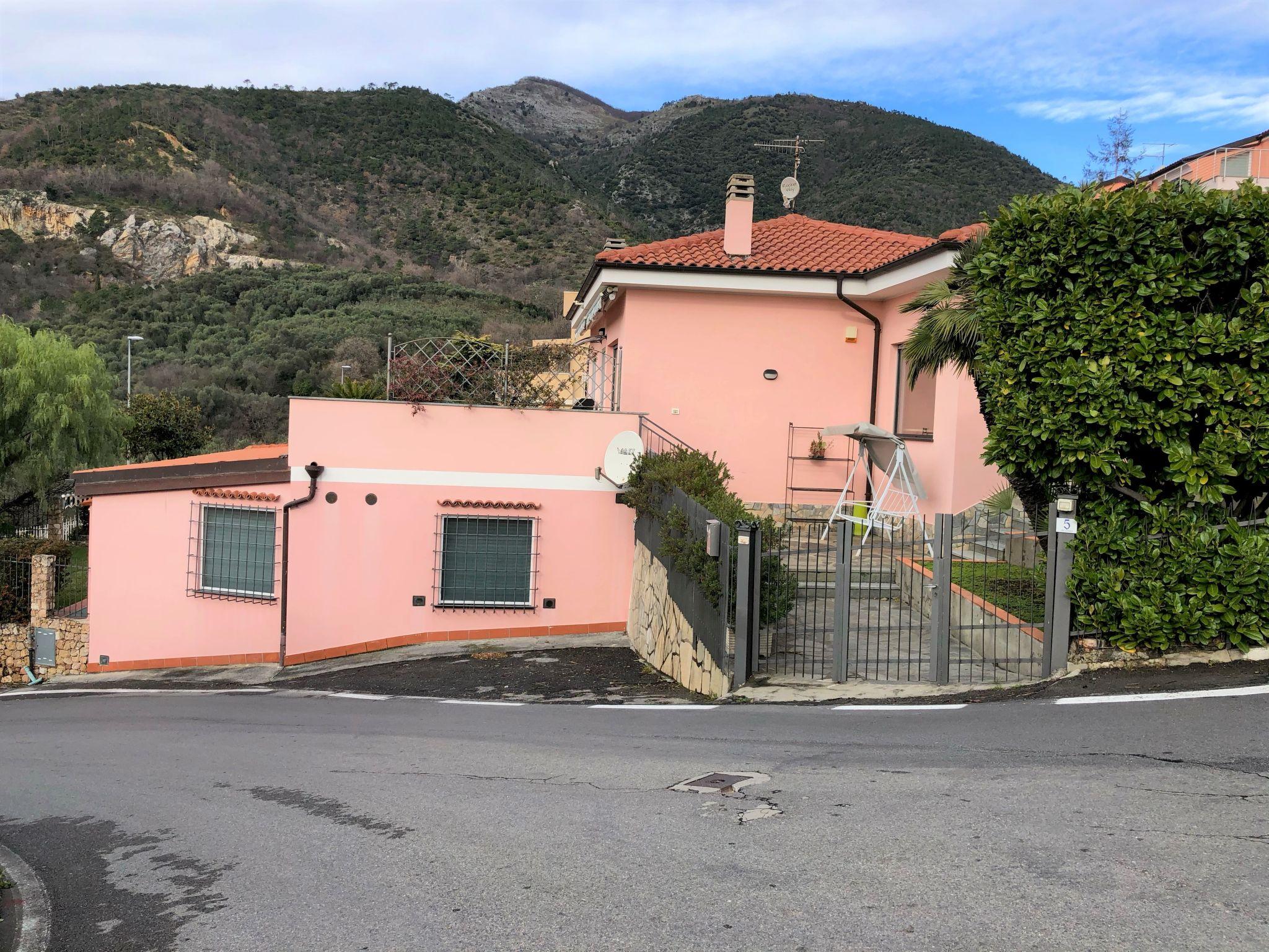 Photo 4 - Maison de 3 chambres à Boissano avec piscine privée et jardin