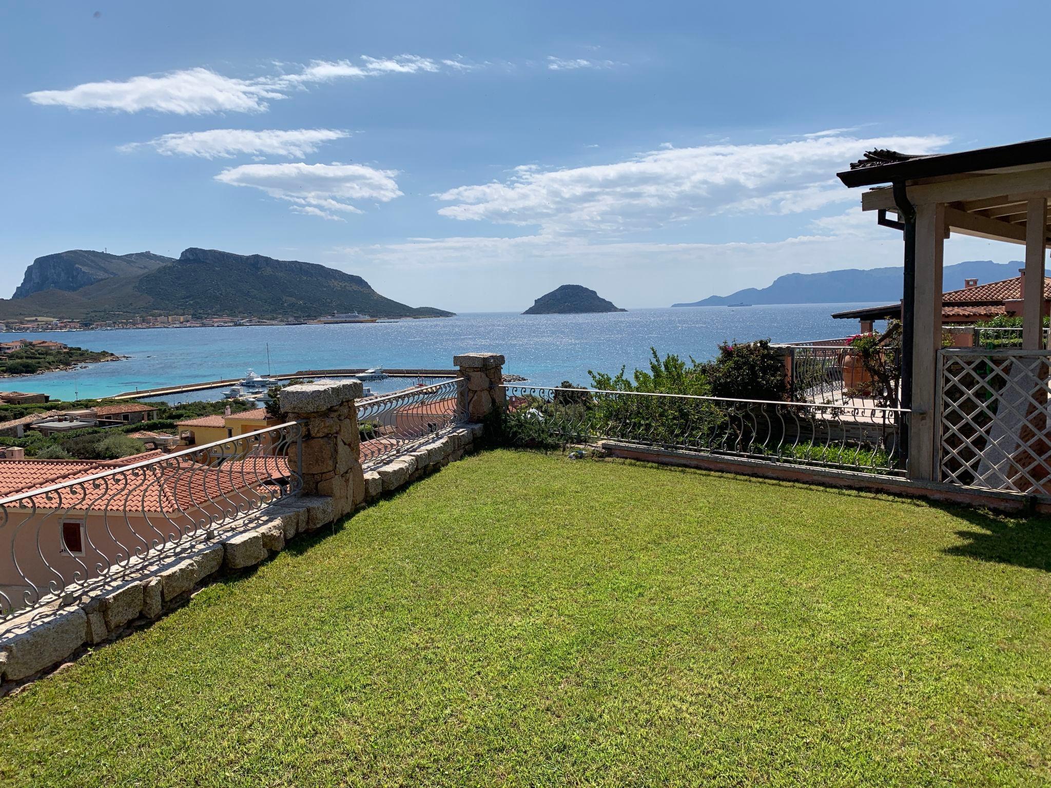 Foto 3 - Apartamento de 2 habitaciones en Golfo Aranci con piscina y vistas al mar