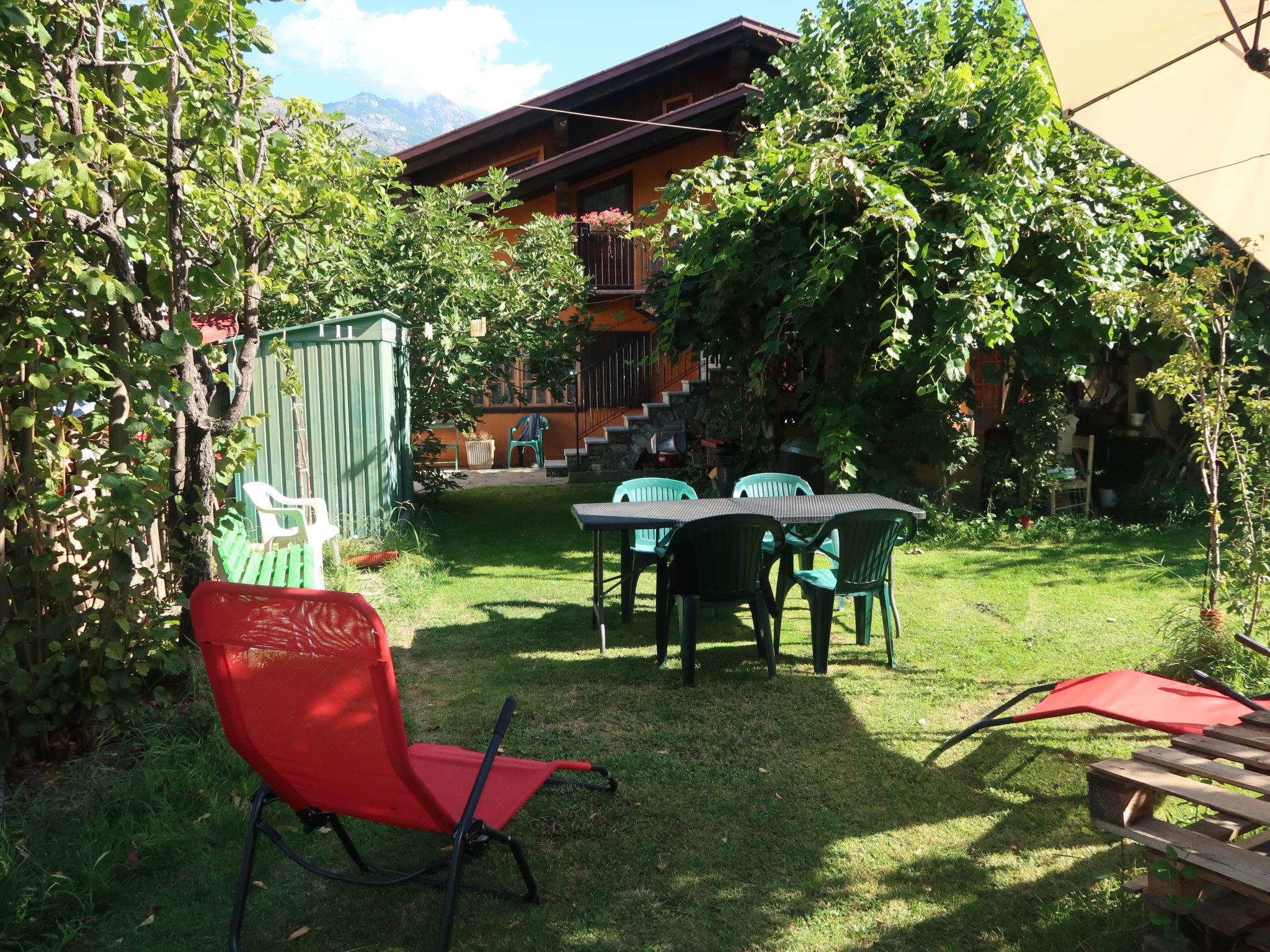 Photo 1 - 1 bedroom Apartment in Fénis with garden and mountain view