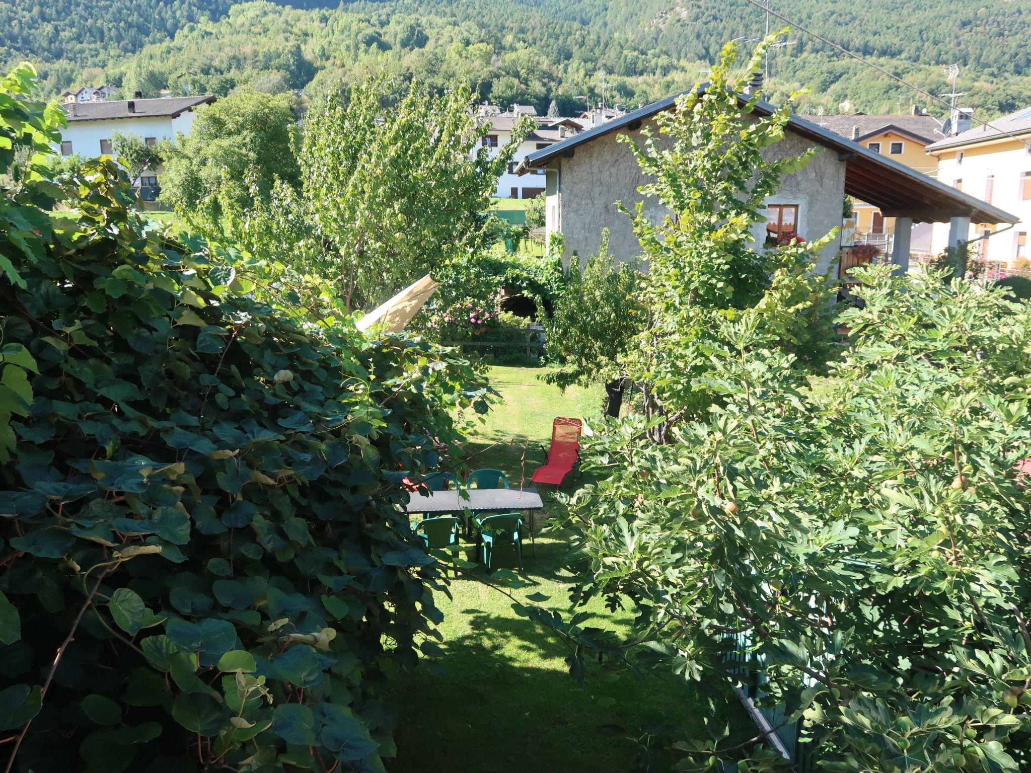 Foto 14 - Appartamento con 1 camera da letto a Fénis con giardino e vista sulle montagne