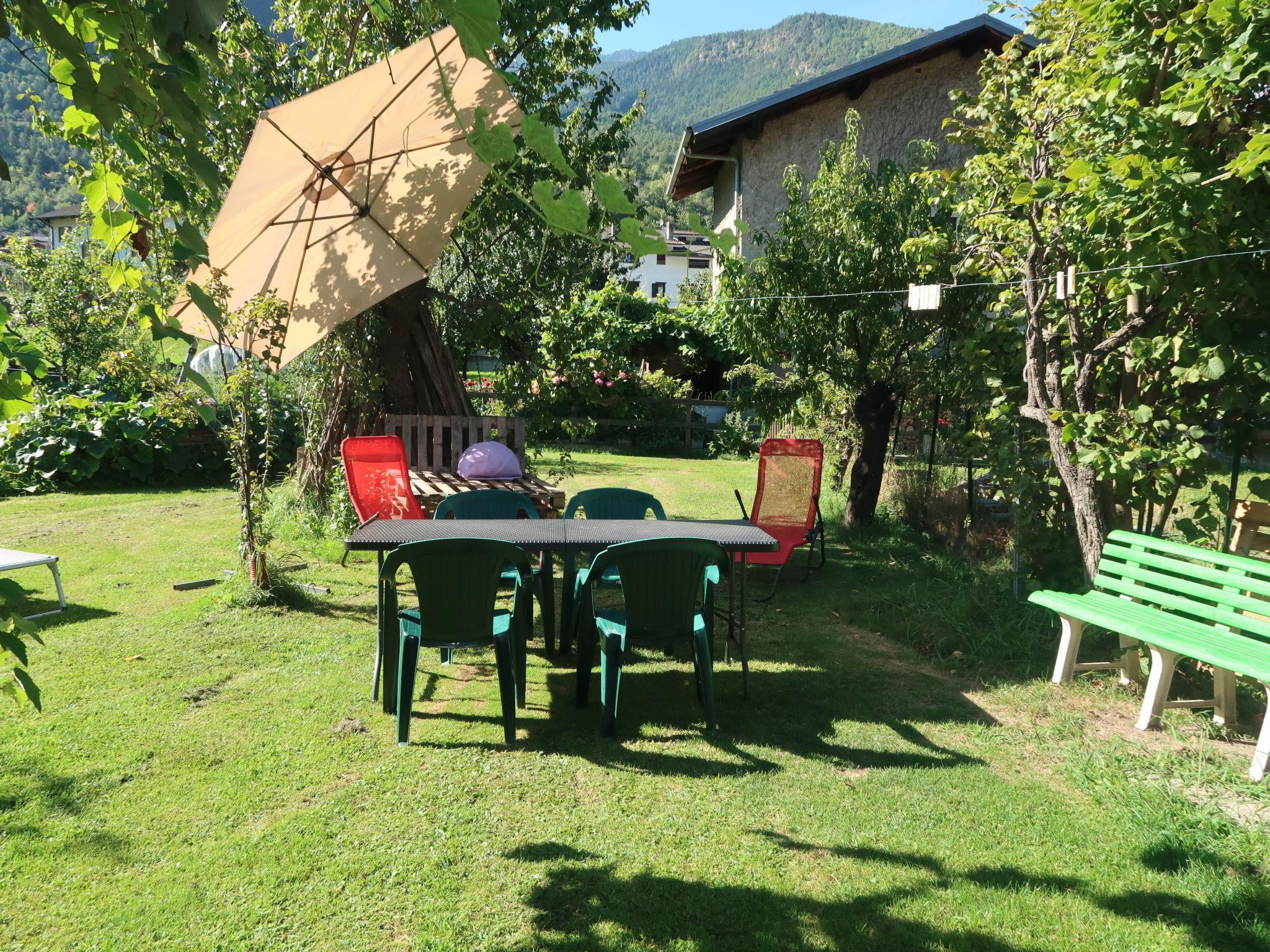 Foto 11 - Appartamento con 1 camera da letto a Fénis con giardino e vista sulle montagne