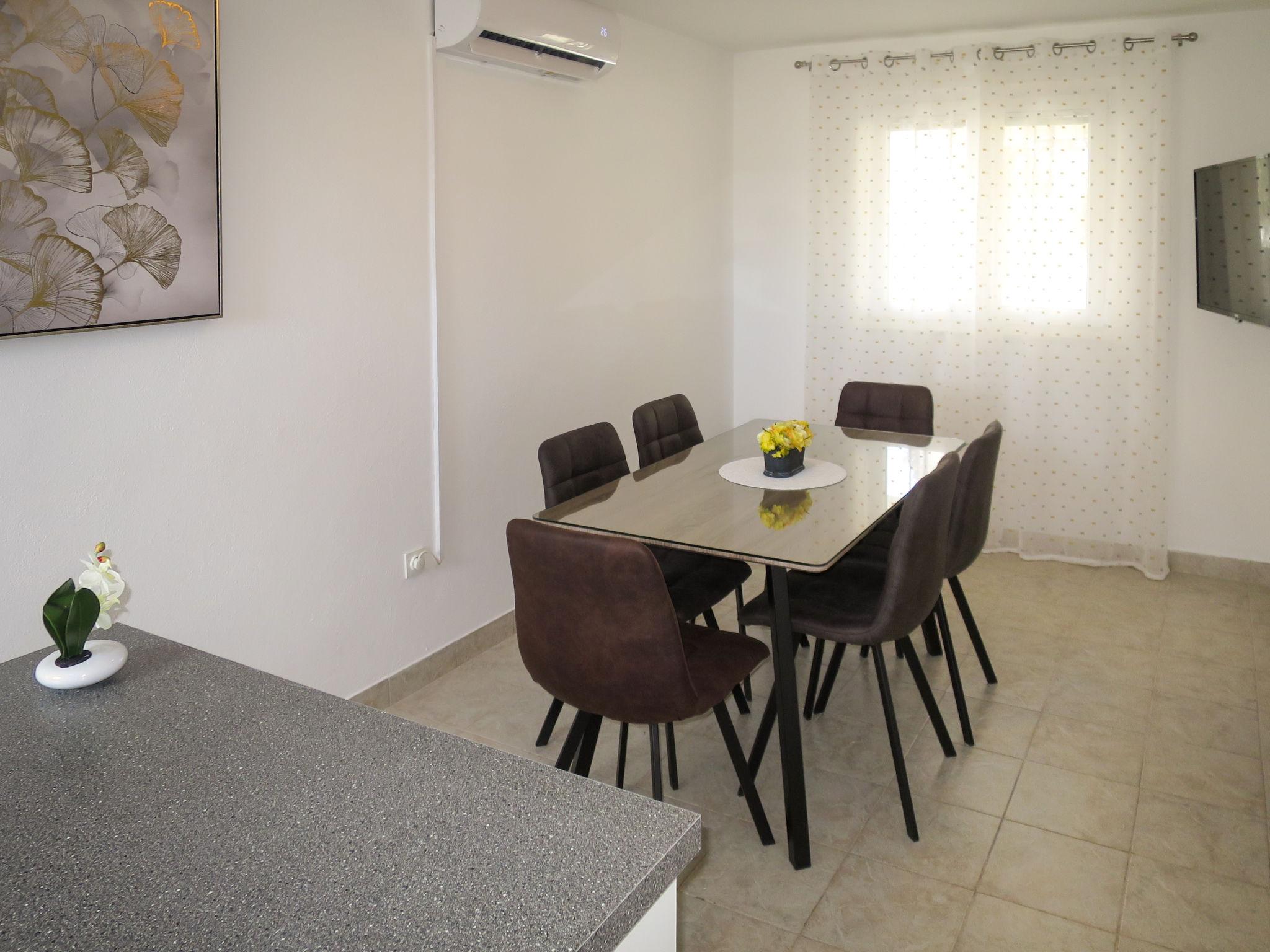 Photo 11 - 2 bedroom House in Privlaka with terrace and sea view