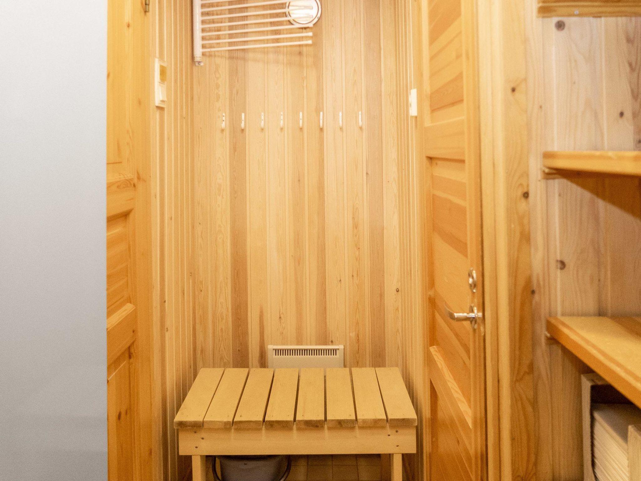 Foto 9 - Casa de 2 habitaciones en Kuusamo con sauna y vistas a la montaña