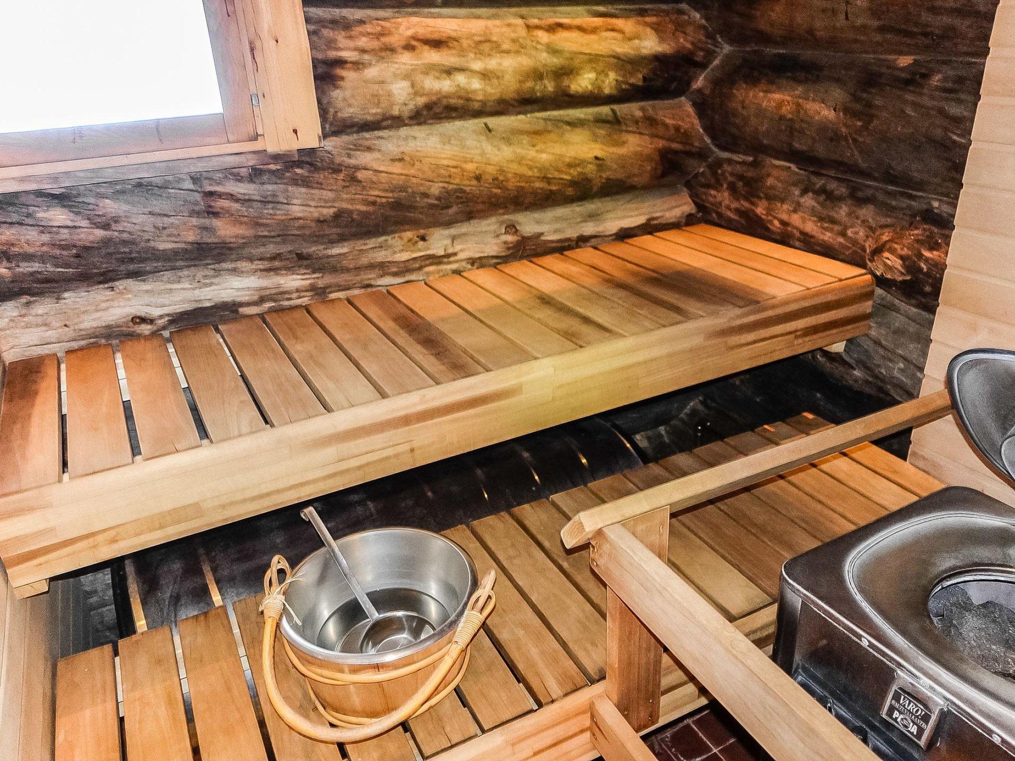 Foto 4 - Casa de 2 quartos em Salla com sauna e vista para a montanha