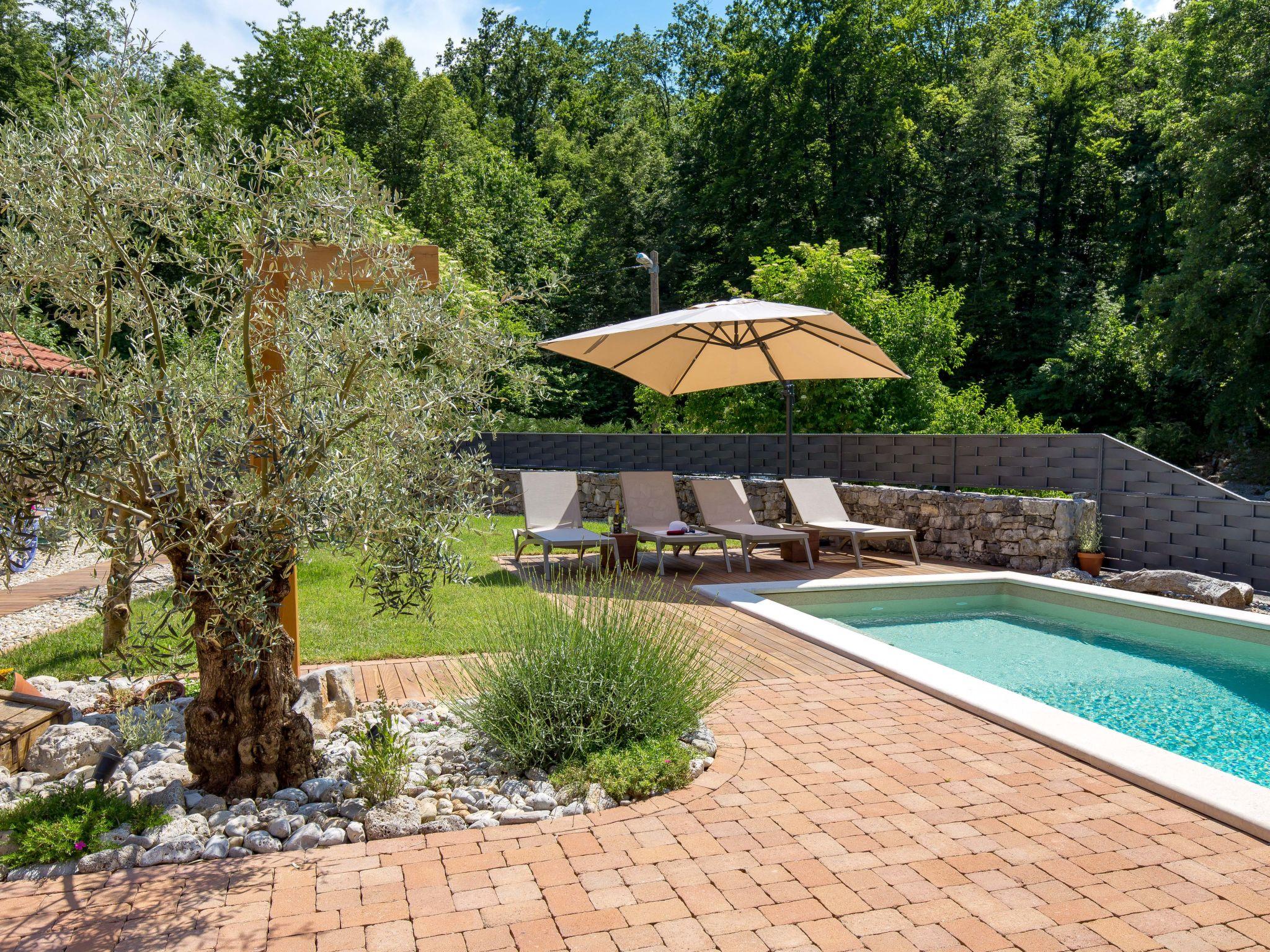 Photo 8 - Maison de 2 chambres à Matulji avec piscine privée et jardin