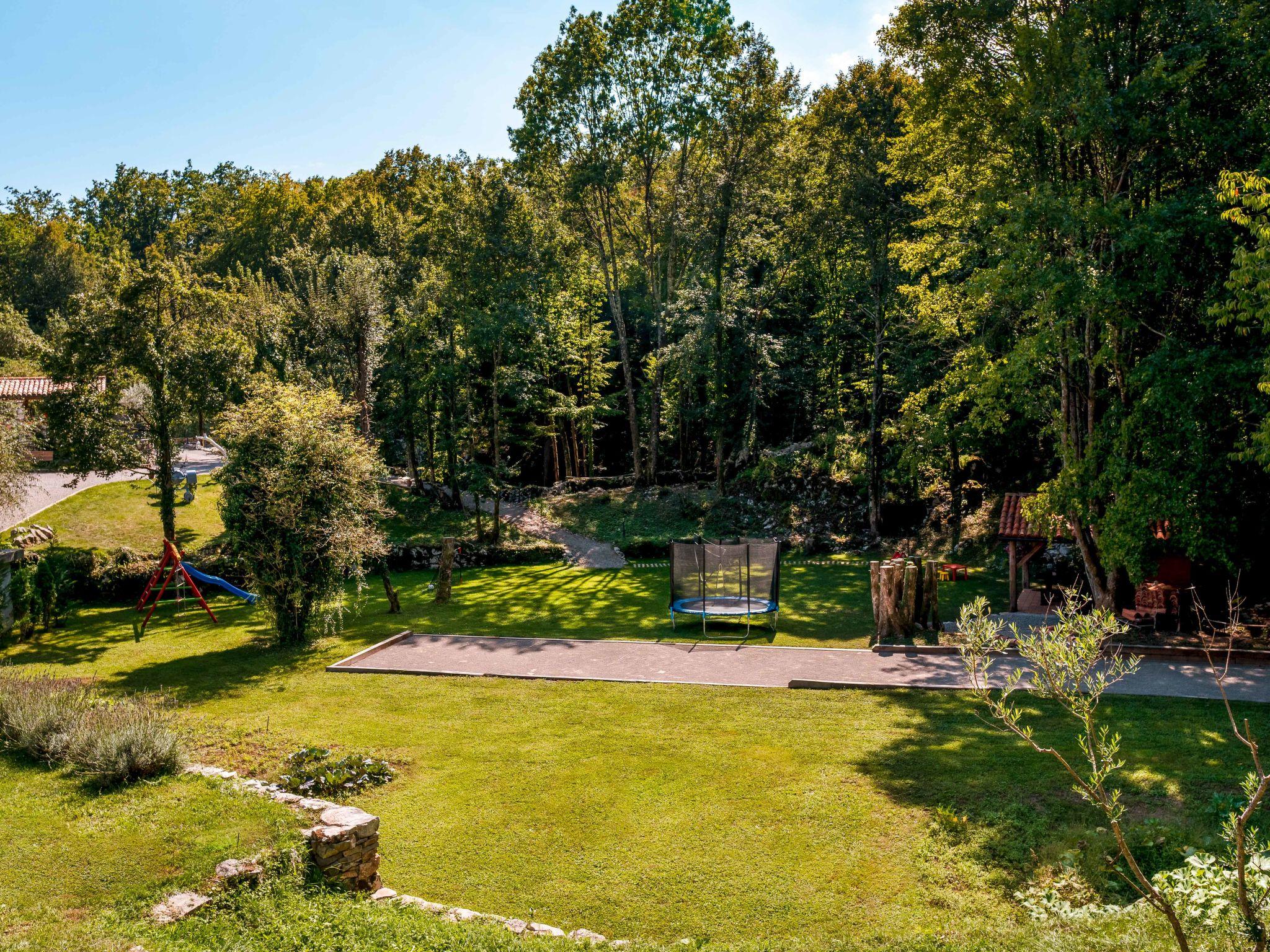 Foto 7 - Casa con 2 camere da letto a Matulji con piscina privata e giardino