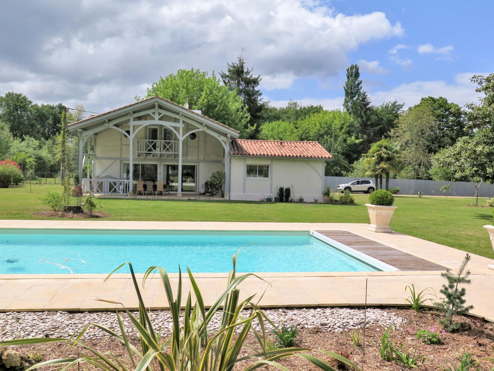 Foto 26 - Casa de 3 quartos em Losse com piscina privada e jardim