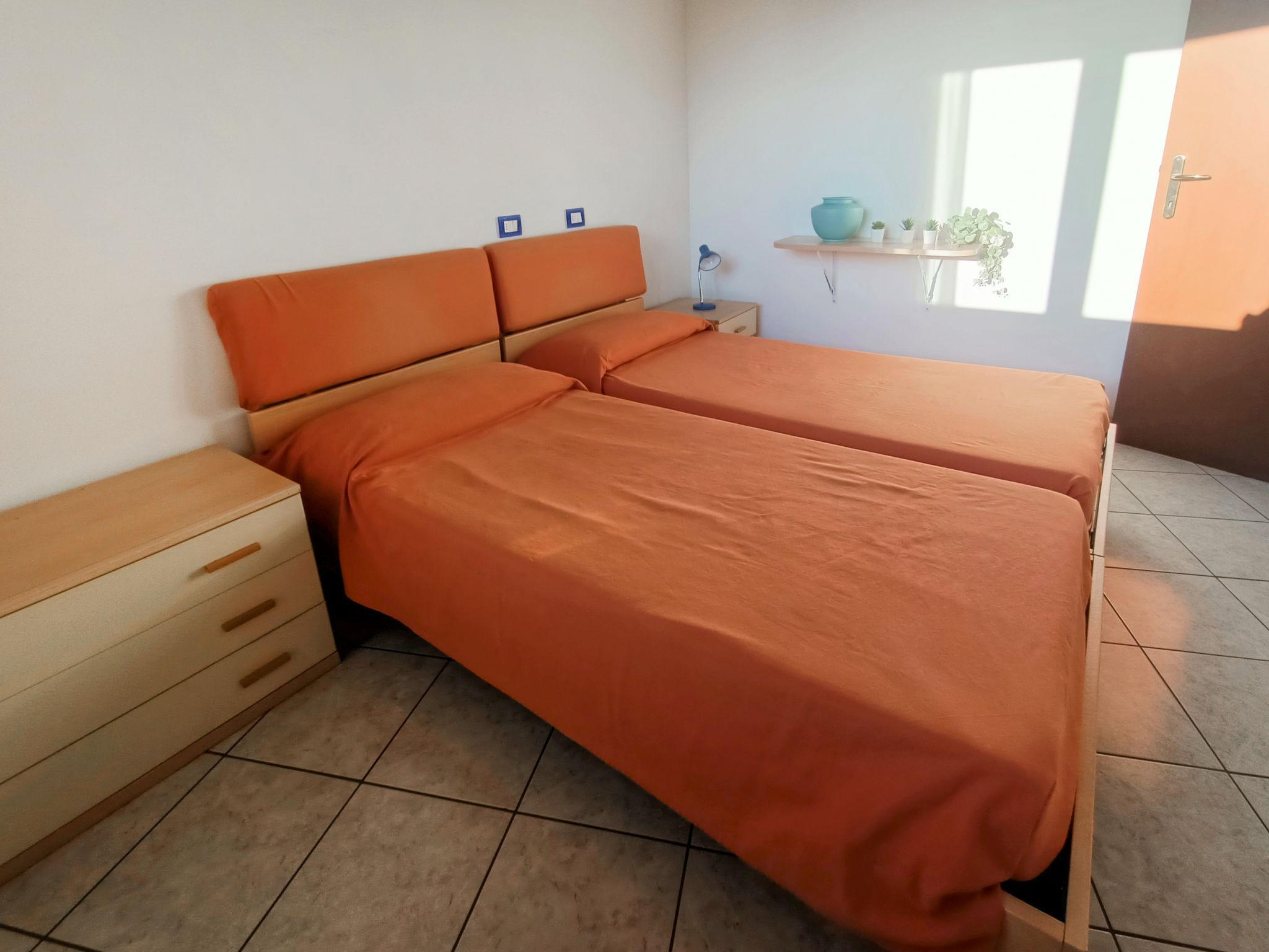 Foto 16 - Apartamento de 2 quartos em Luino com piscina e jardim