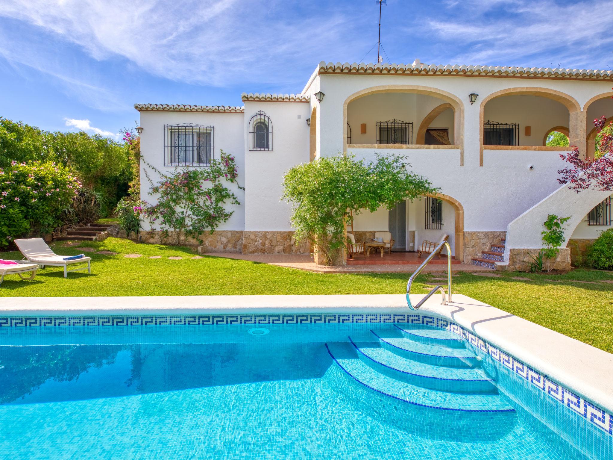 Foto 1 - Casa con 4 camere da letto a Jávea con piscina privata e vista mare