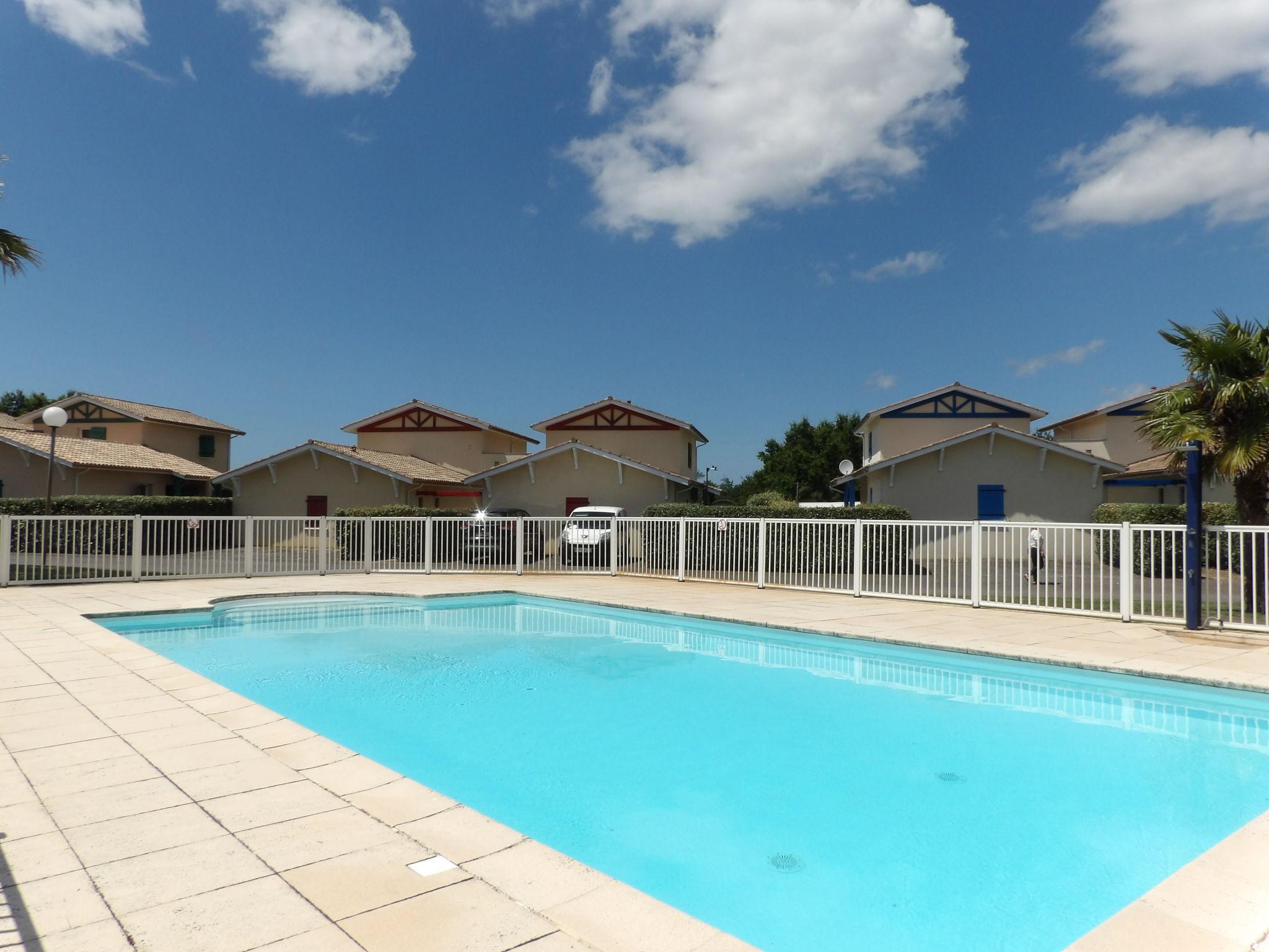 Photo 1 - Appartement de 2 chambres à Bias avec piscine et jardin