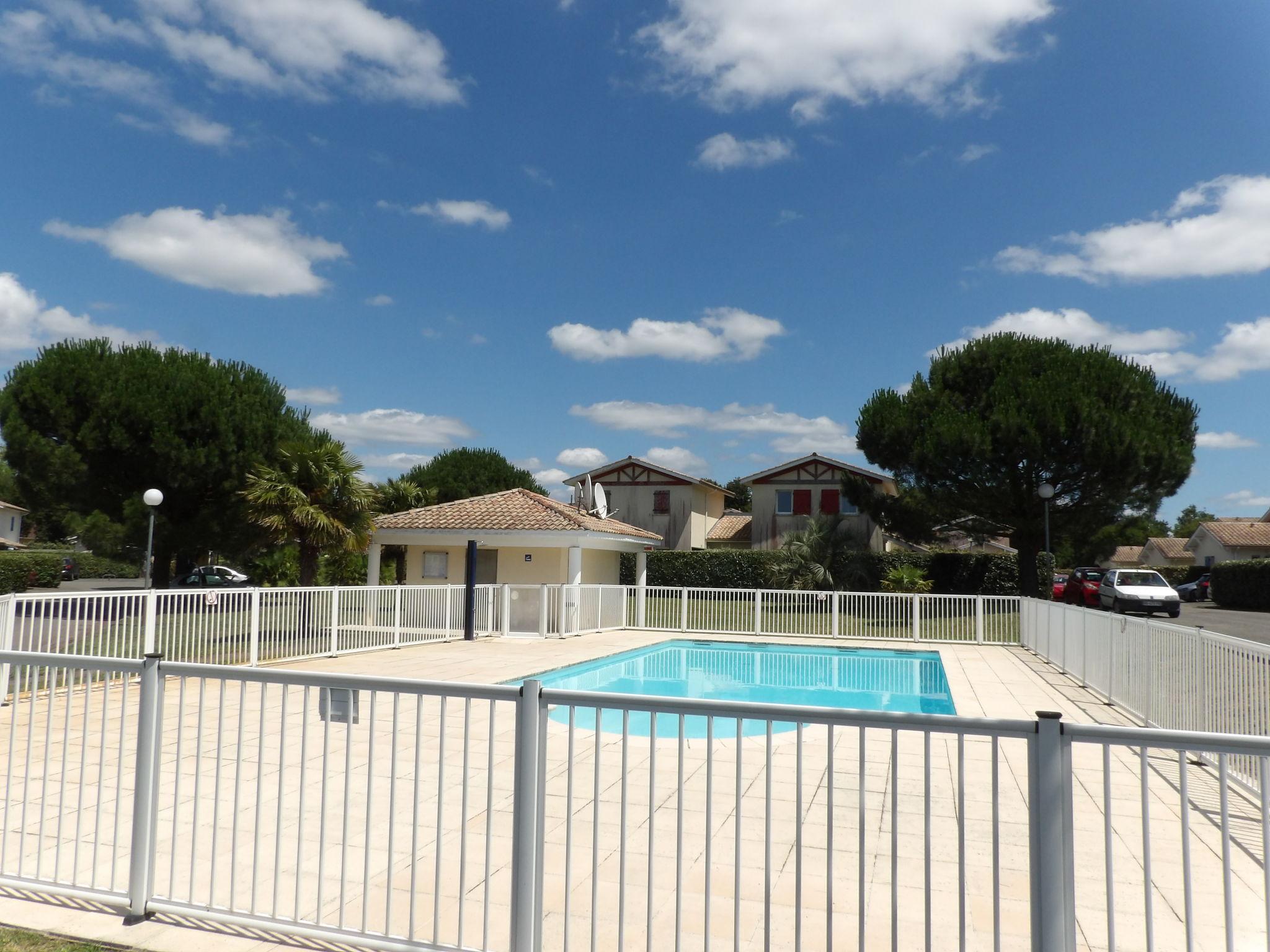 Photo 3 - Appartement de 2 chambres à Bias avec piscine et vues à la mer