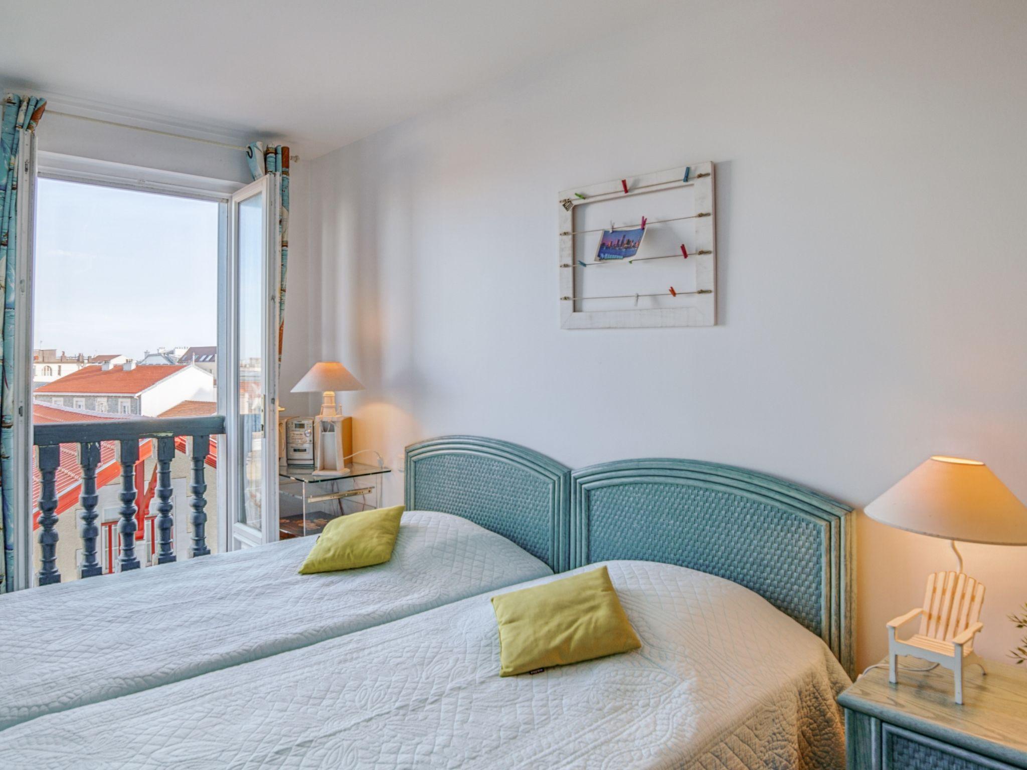 Foto 10 - Apartamento de 3 quartos em Biarritz com terraço e vistas do mar