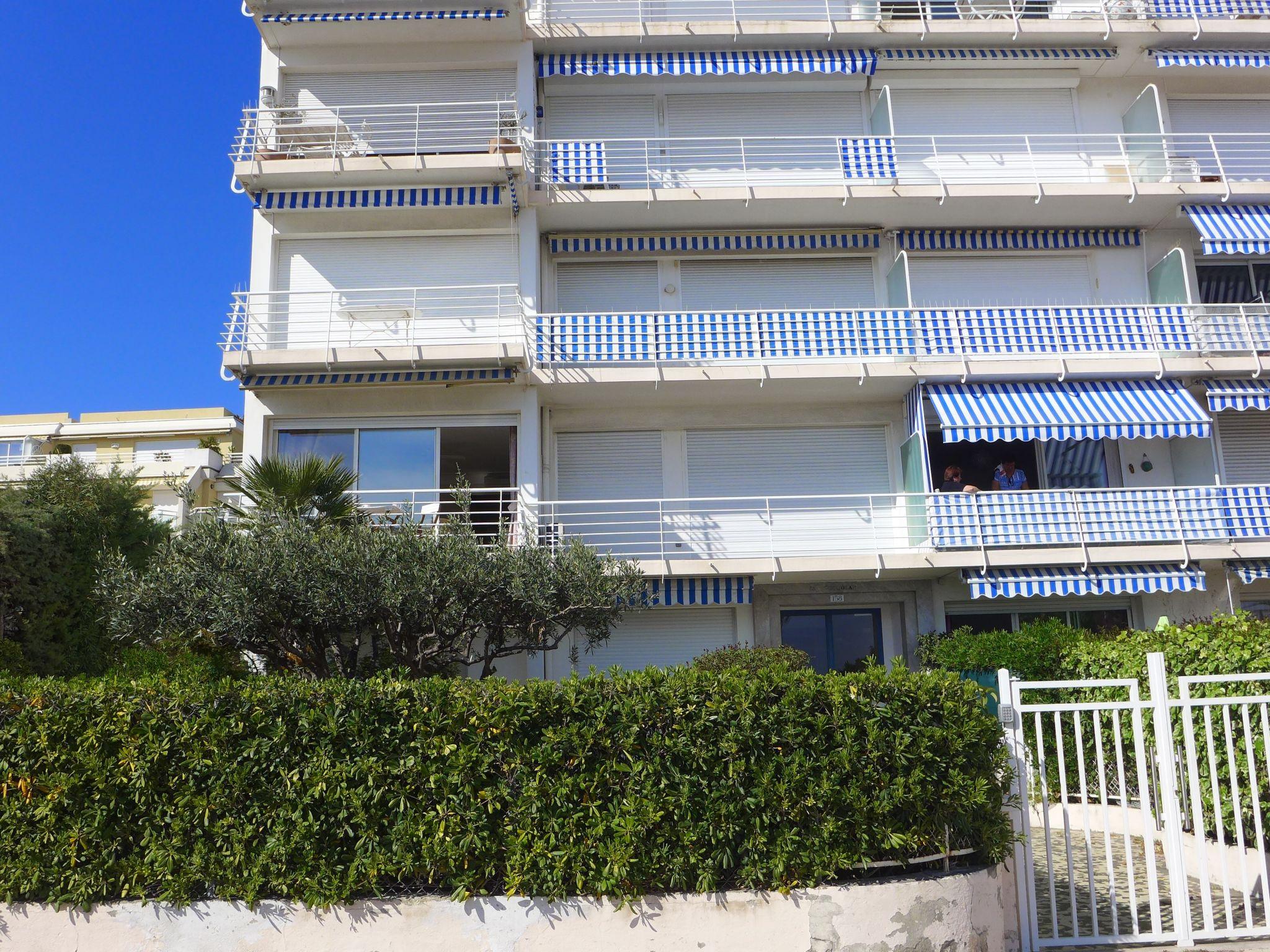 Photo 19 - Appartement de 1 chambre à Saint-Laurent-du-Var avec terrasse et vues à la mer