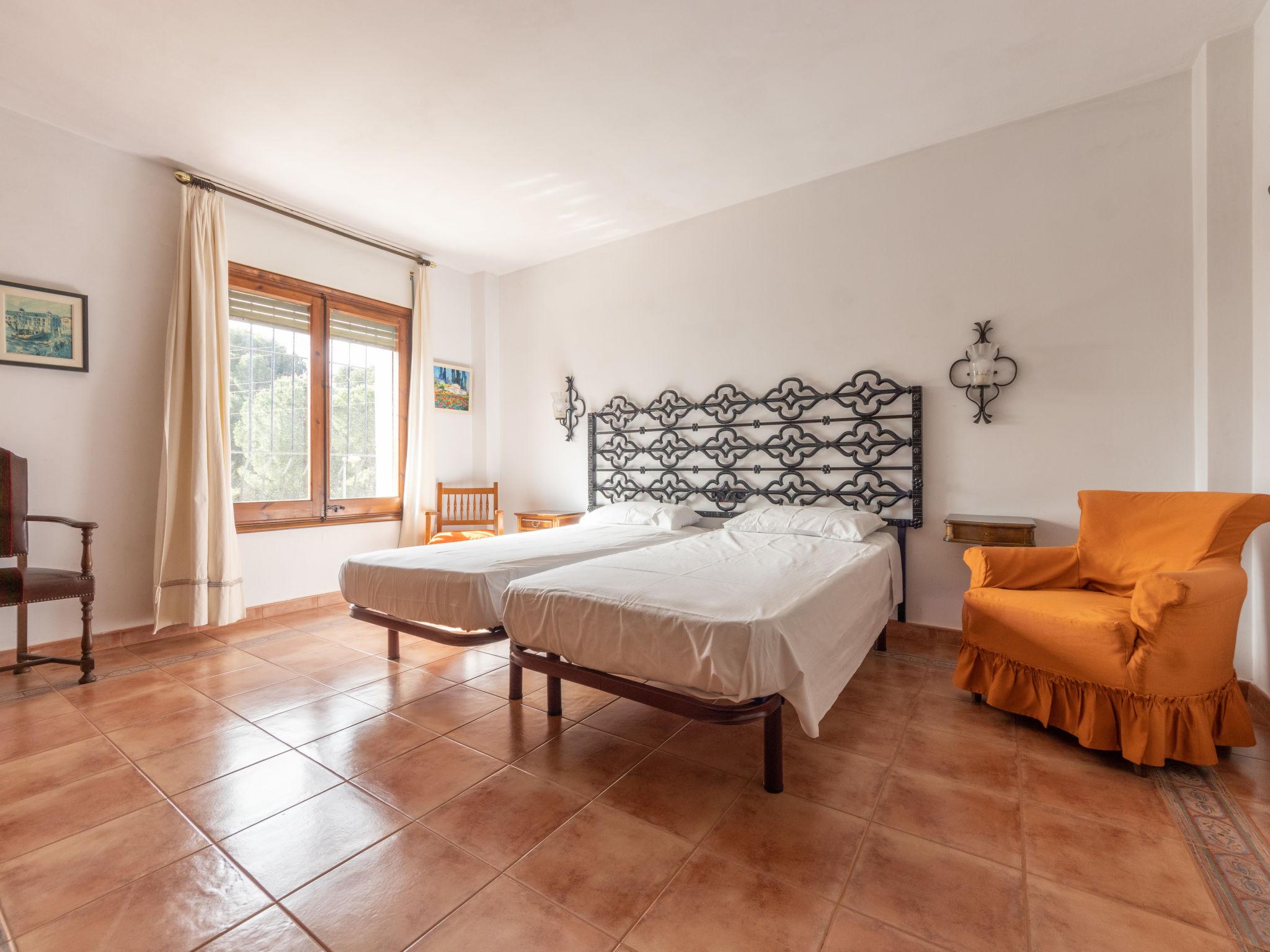 Foto 4 - Casa con 4 camere da letto a Cambrils con piscina privata e vista mare