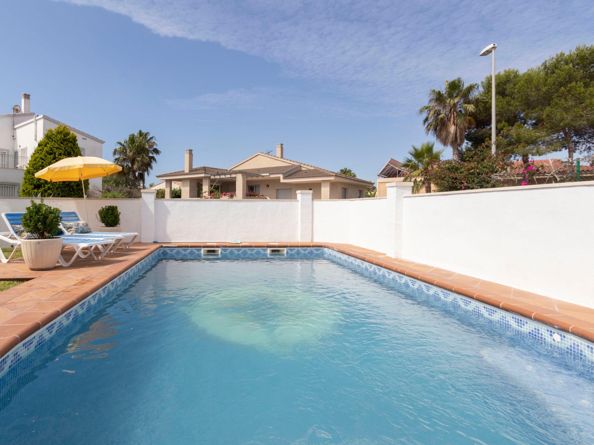 Photo 16 - 4 bedroom House in Deltebre with private pool and garden