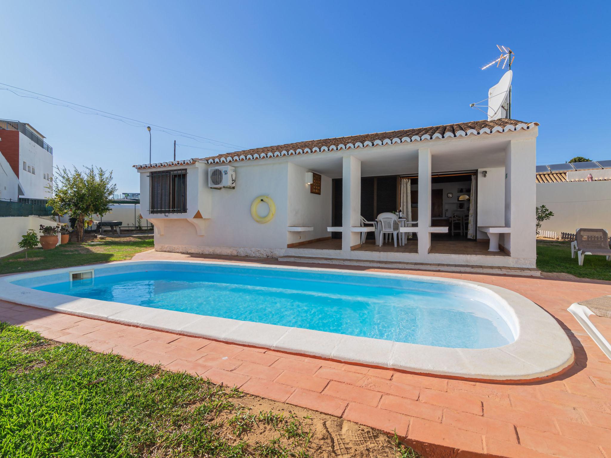 Foto 1 - Casa de 2 habitaciones en Albufeira con piscina privada y jardín