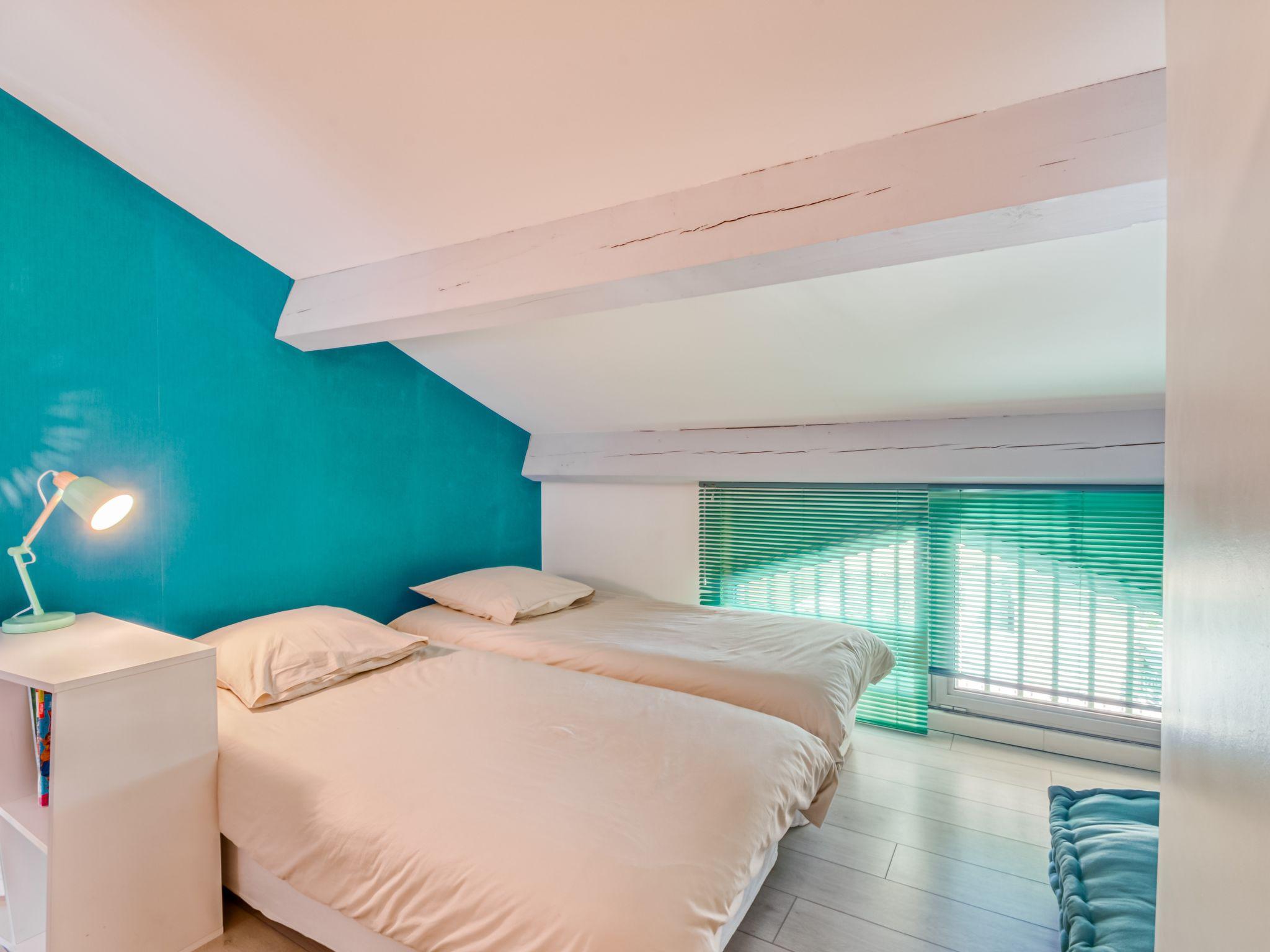 Photo 9 - Appartement de 2 chambres à Fréjus avec terrasse et vues à la mer