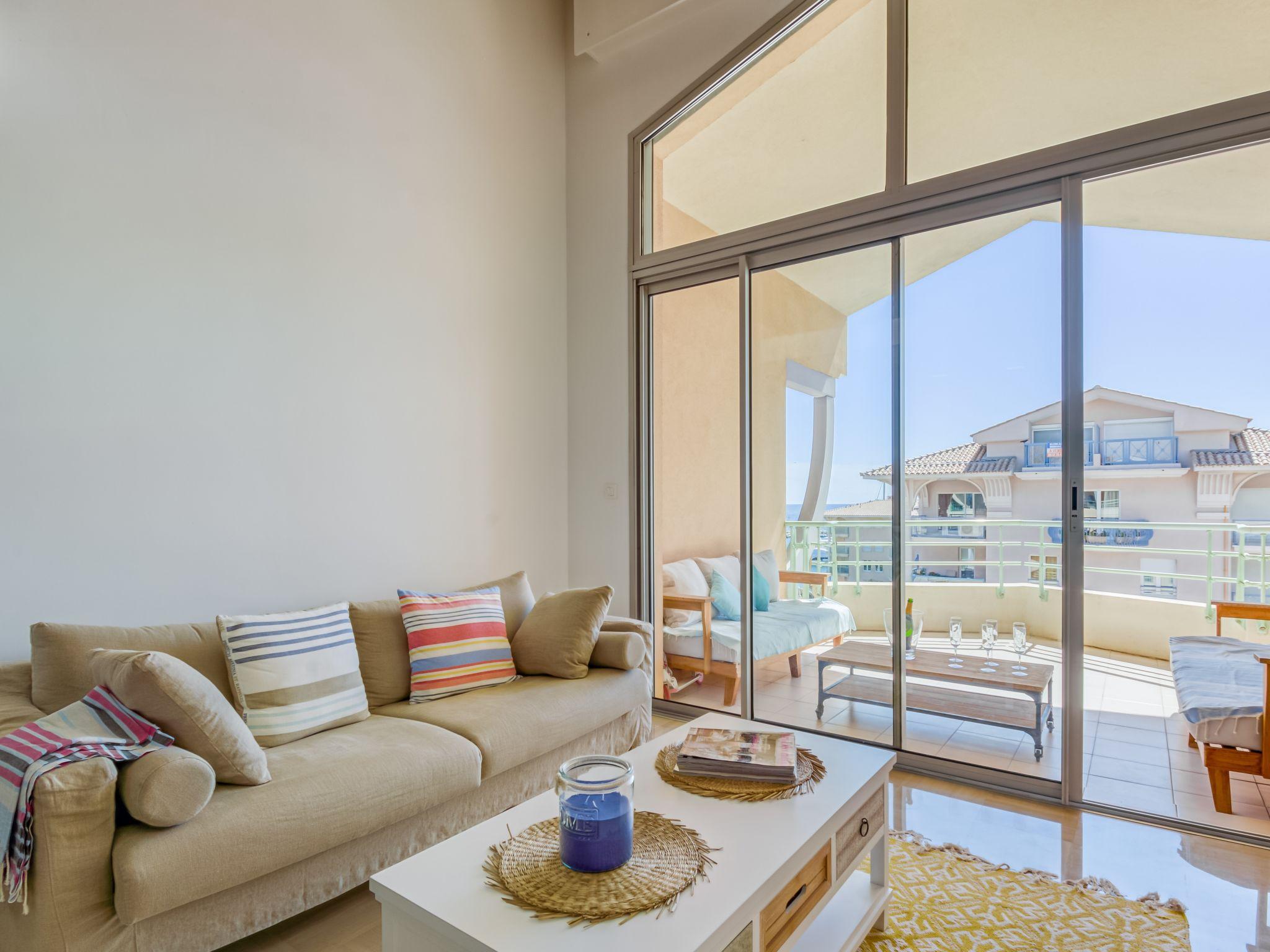 Foto 4 - Apartamento de 2 quartos em Fréjus com terraço e vistas do mar