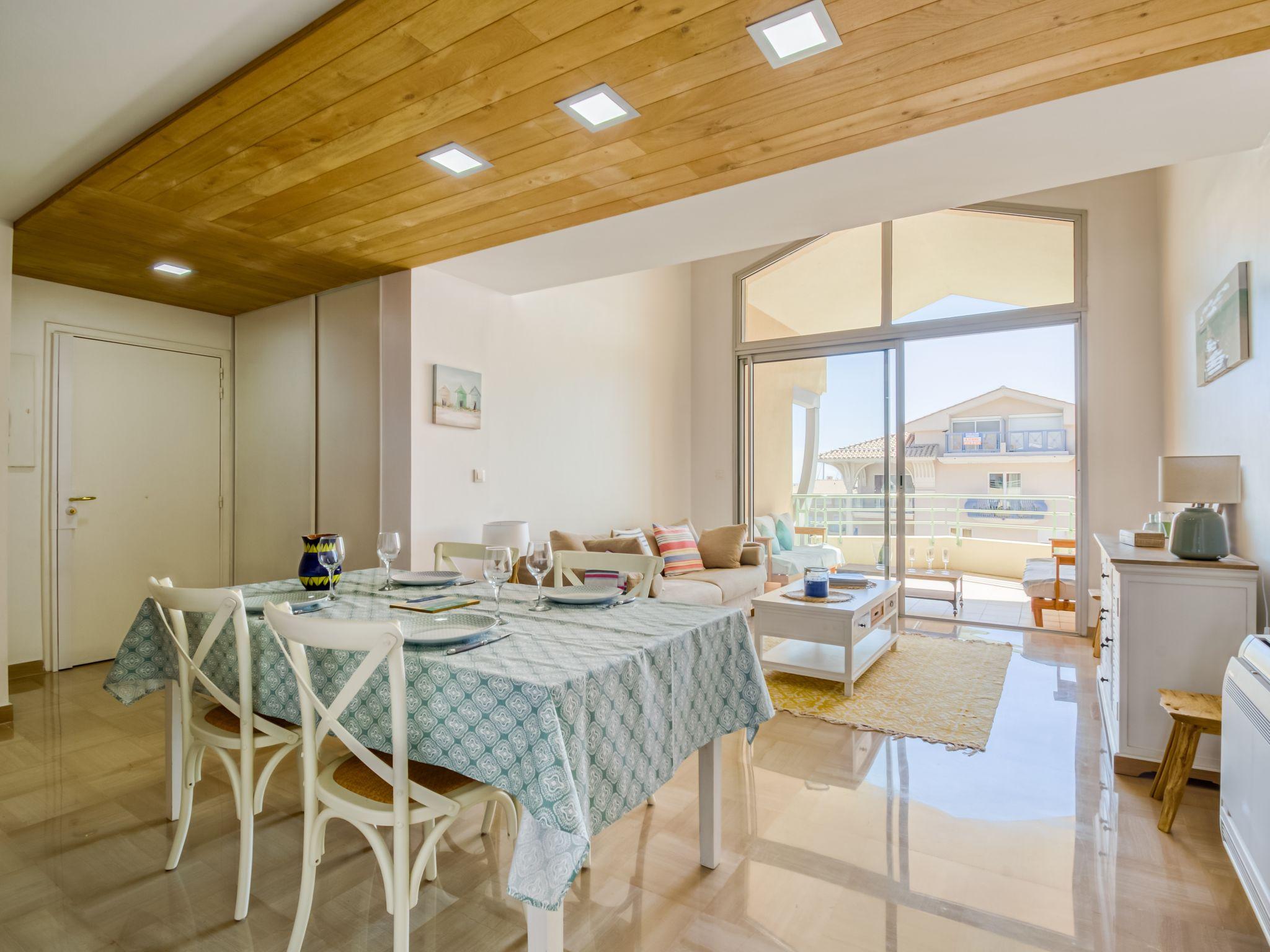 Foto 6 - Apartamento de 2 quartos em Fréjus com terraço e vistas do mar