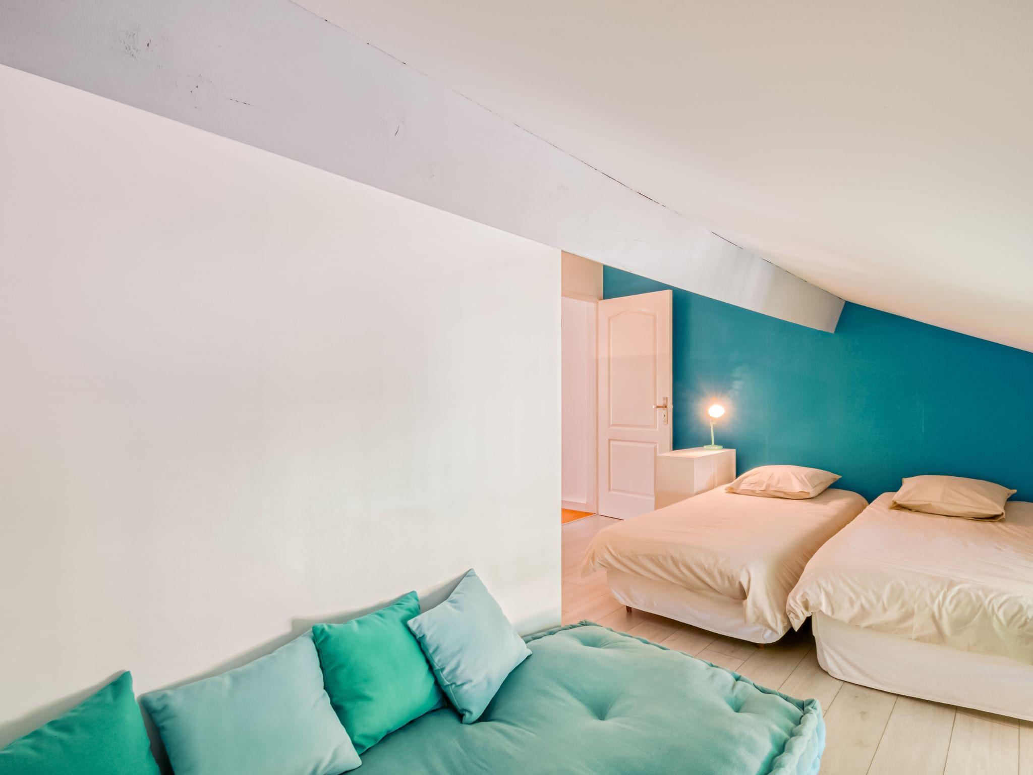 Foto 10 - Appartamento con 2 camere da letto a Fréjus con terrazza e vista mare