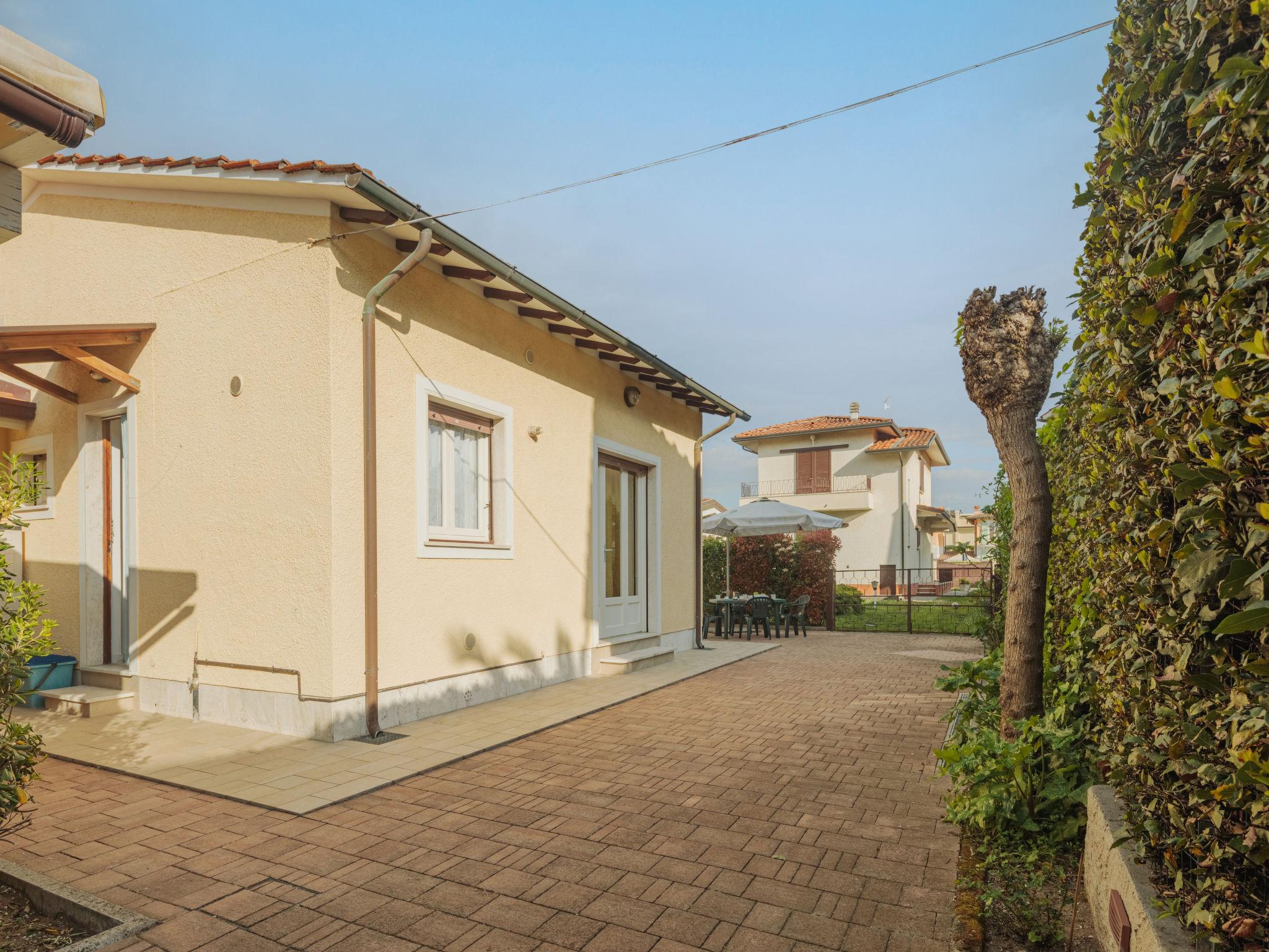 Photo 2 - Maison de 1 chambre à Pietrasanta avec jardin